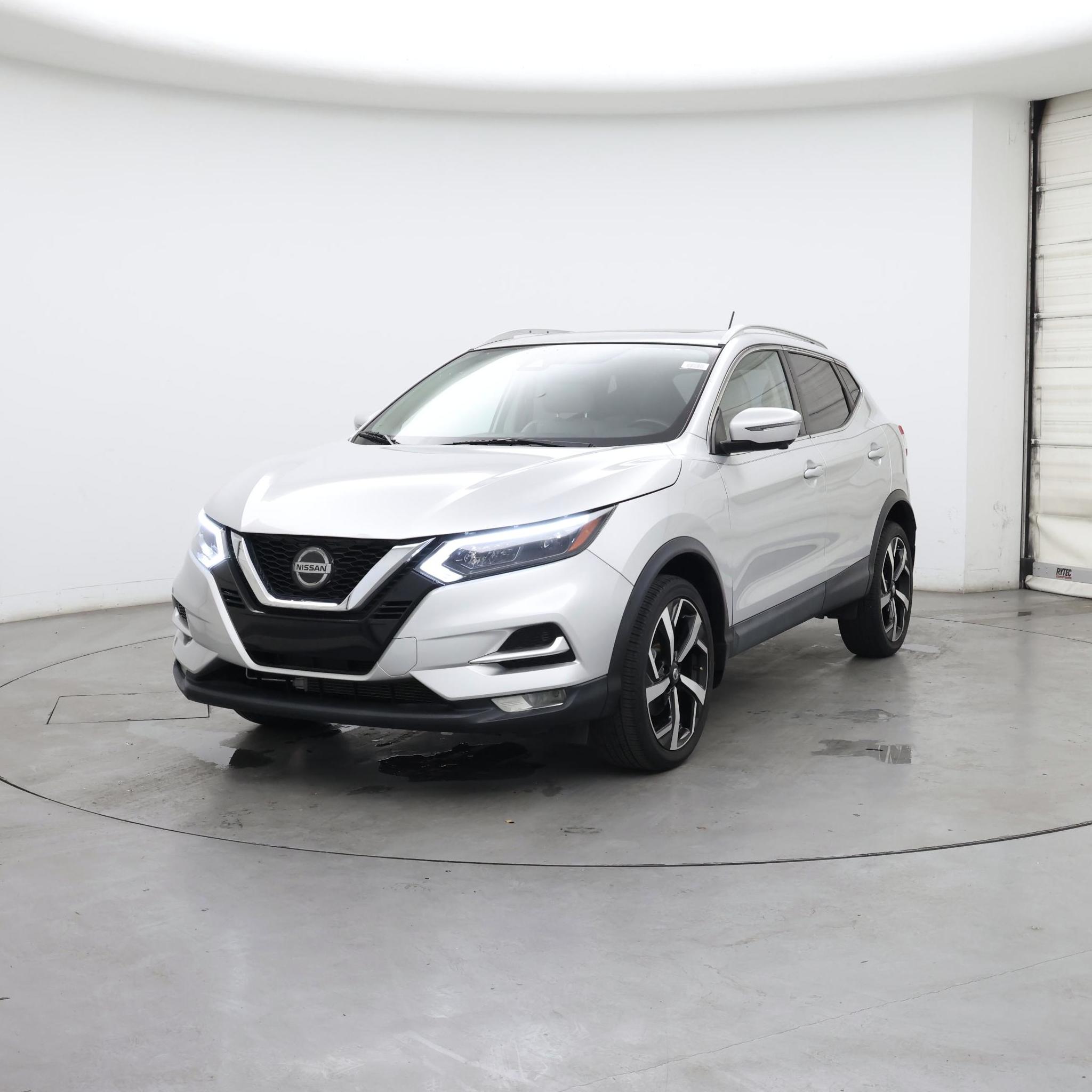 Thumbnail: 2021 Nissan Rogue Sport - 4