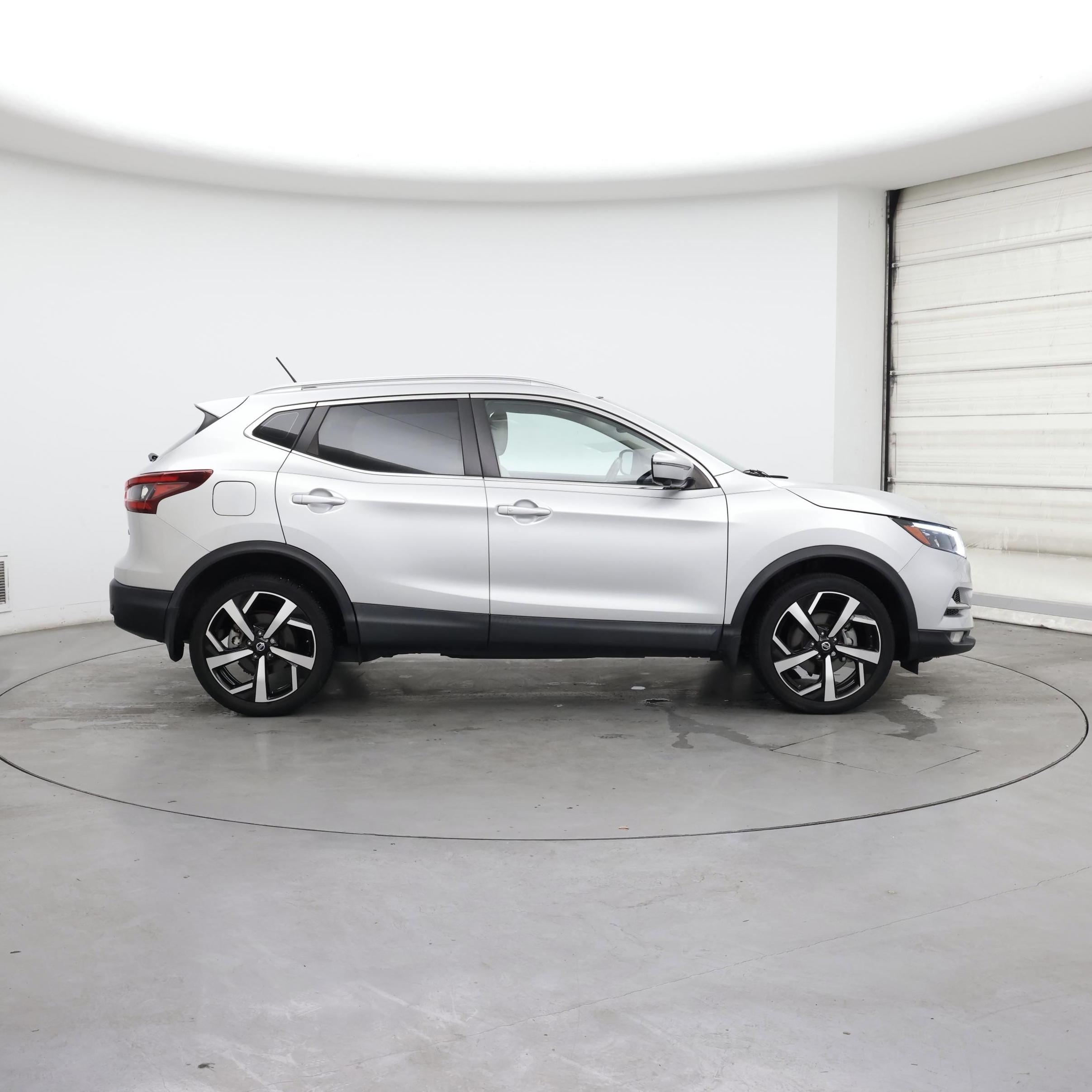 Thumbnail: 2021 Nissan Rogue Sport - 7