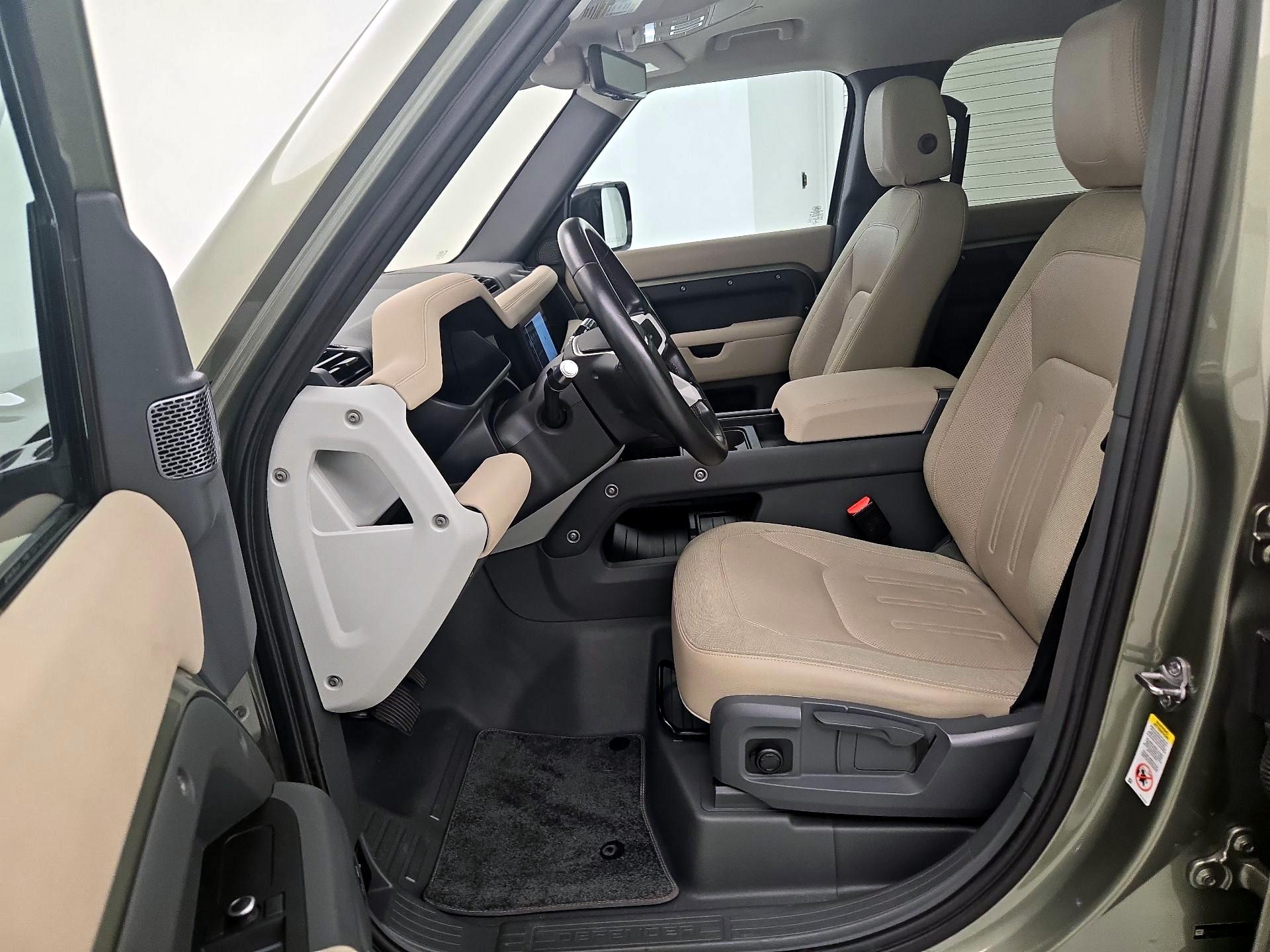 Thumbnail: 2020 Land Rover Defender - 11