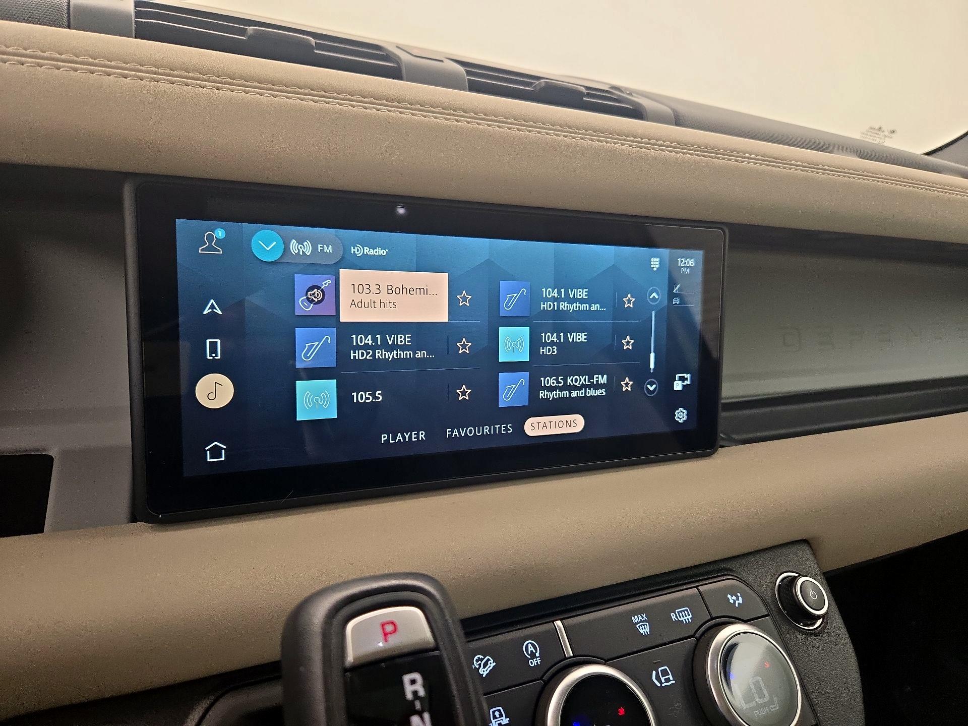 Thumbnail: 2020 Land Rover Defender - 16