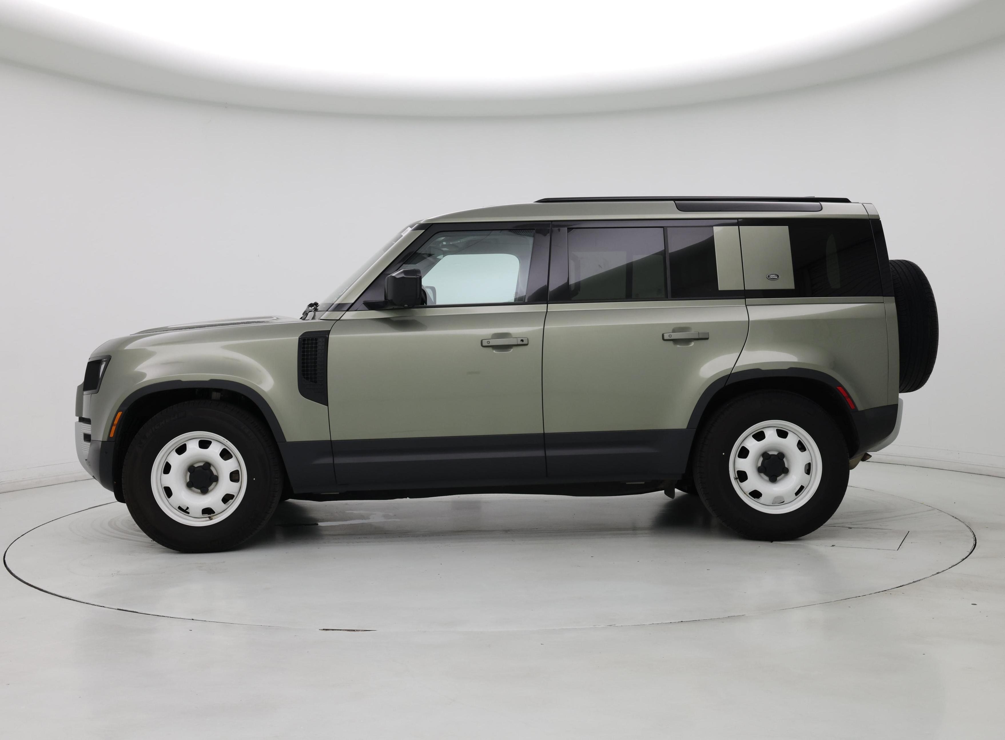 Thumbnail: 2020 Land Rover Defender - 3