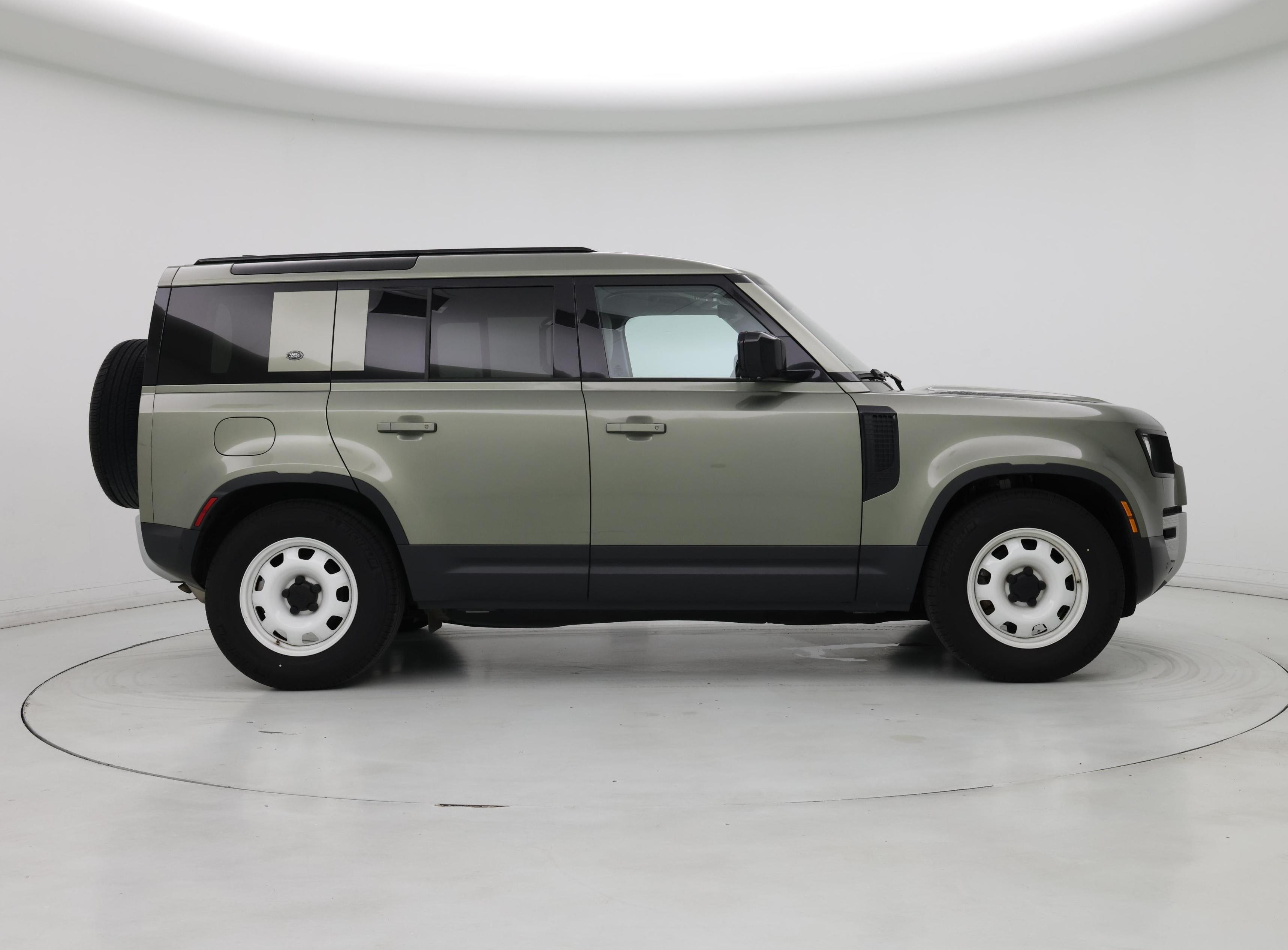 Thumbnail: 2020 Land Rover Defender - 7