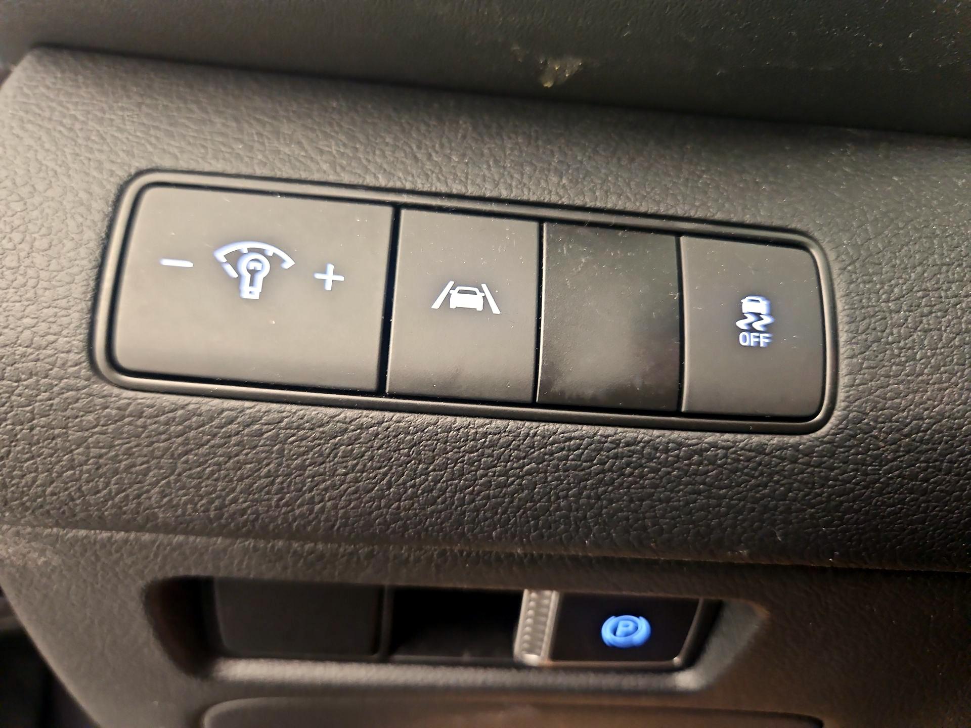 Thumbnail: 2023 Hyundai Santa Fe - 13