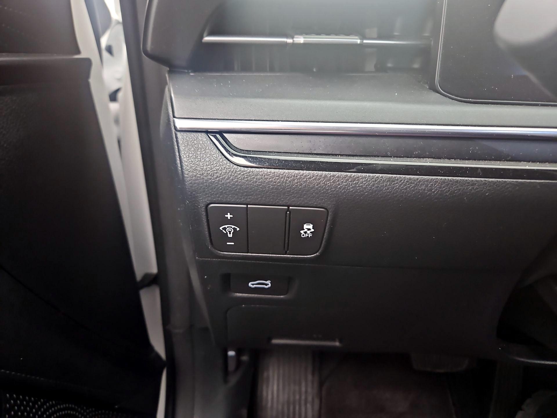 Thumbnail: 2025 Kia K5 - 13