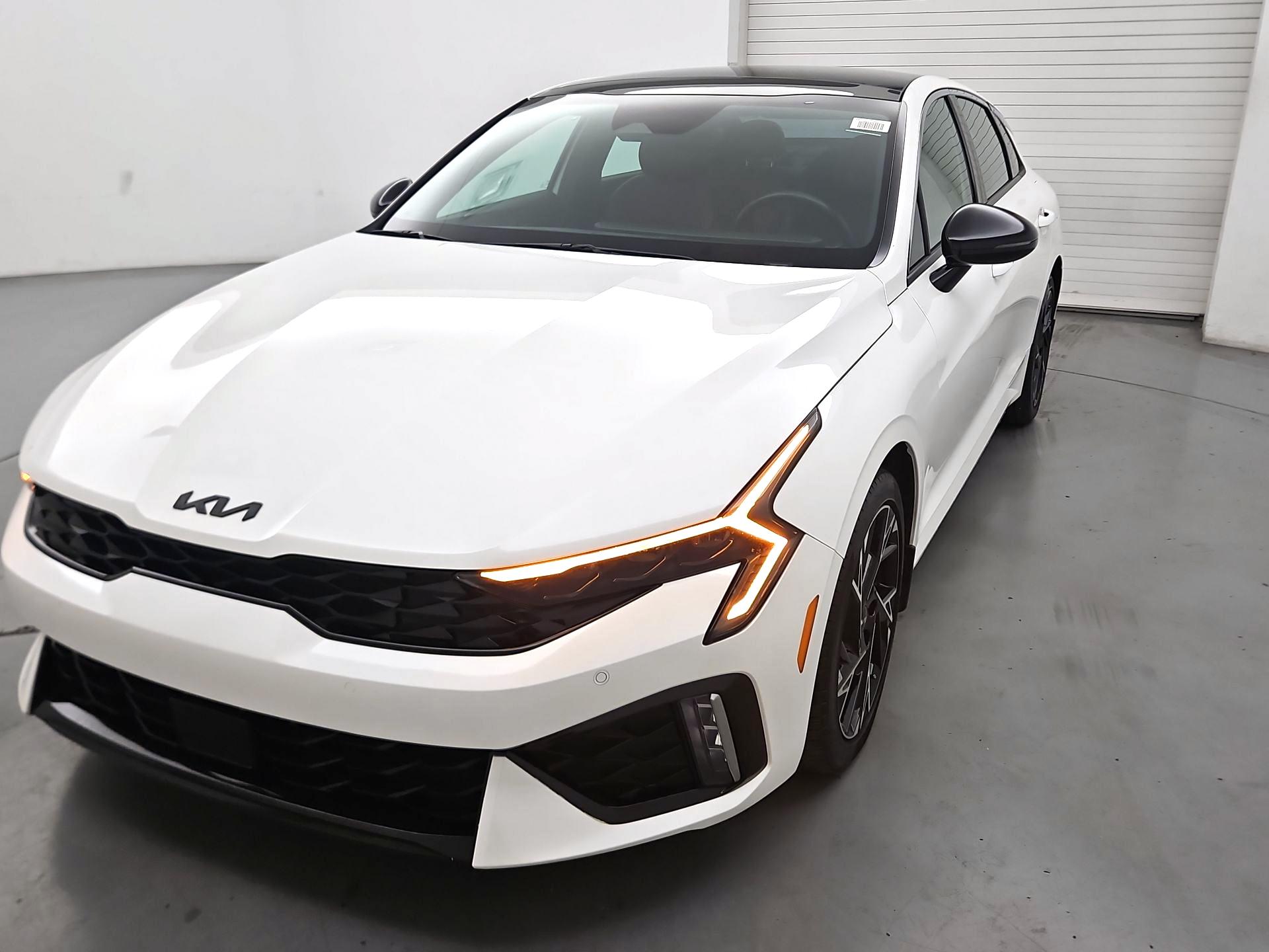 Thumbnail: 2025 Kia K5 - 3