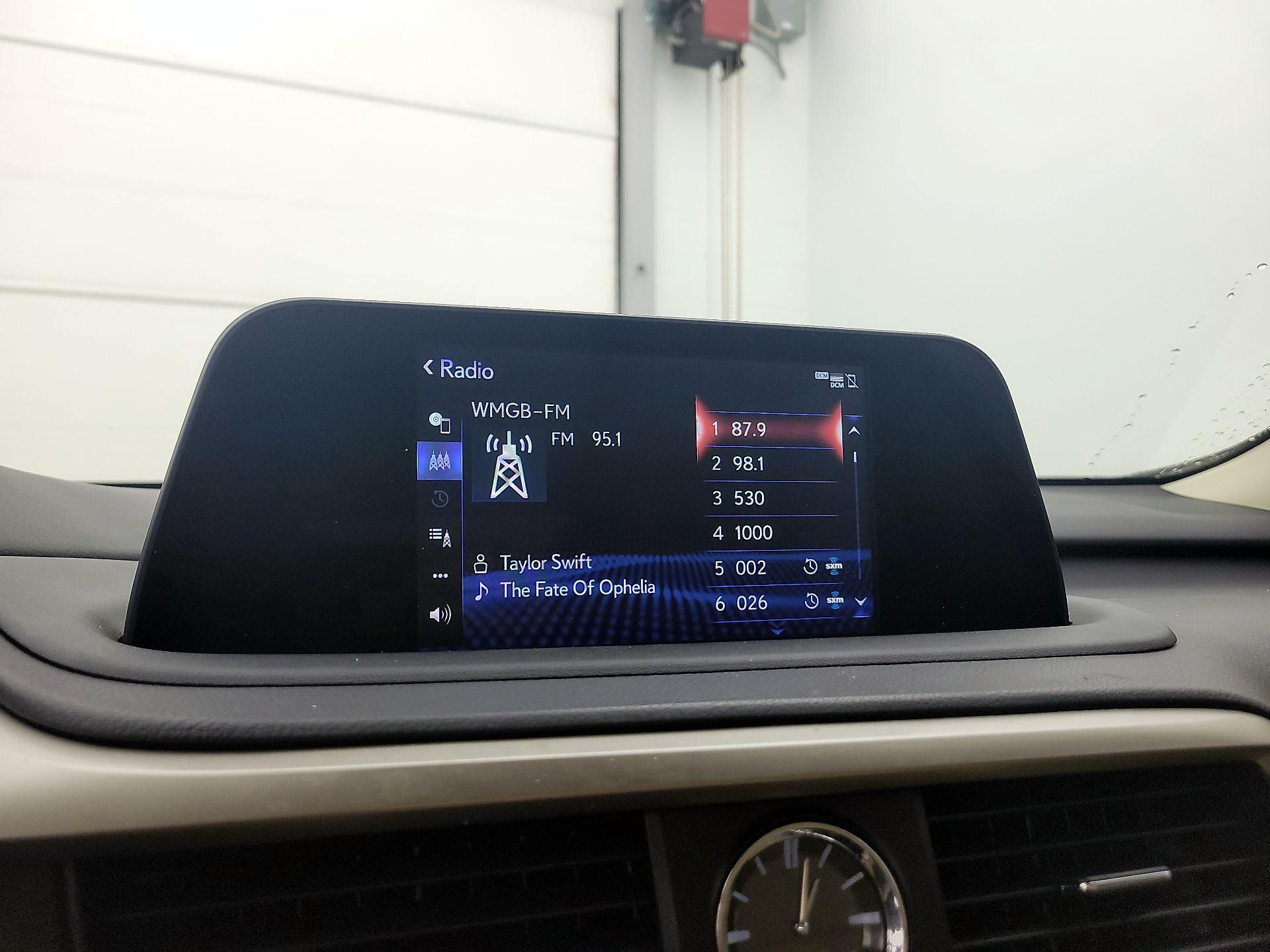 Thumbnail: 2022 Lexus RX - 15