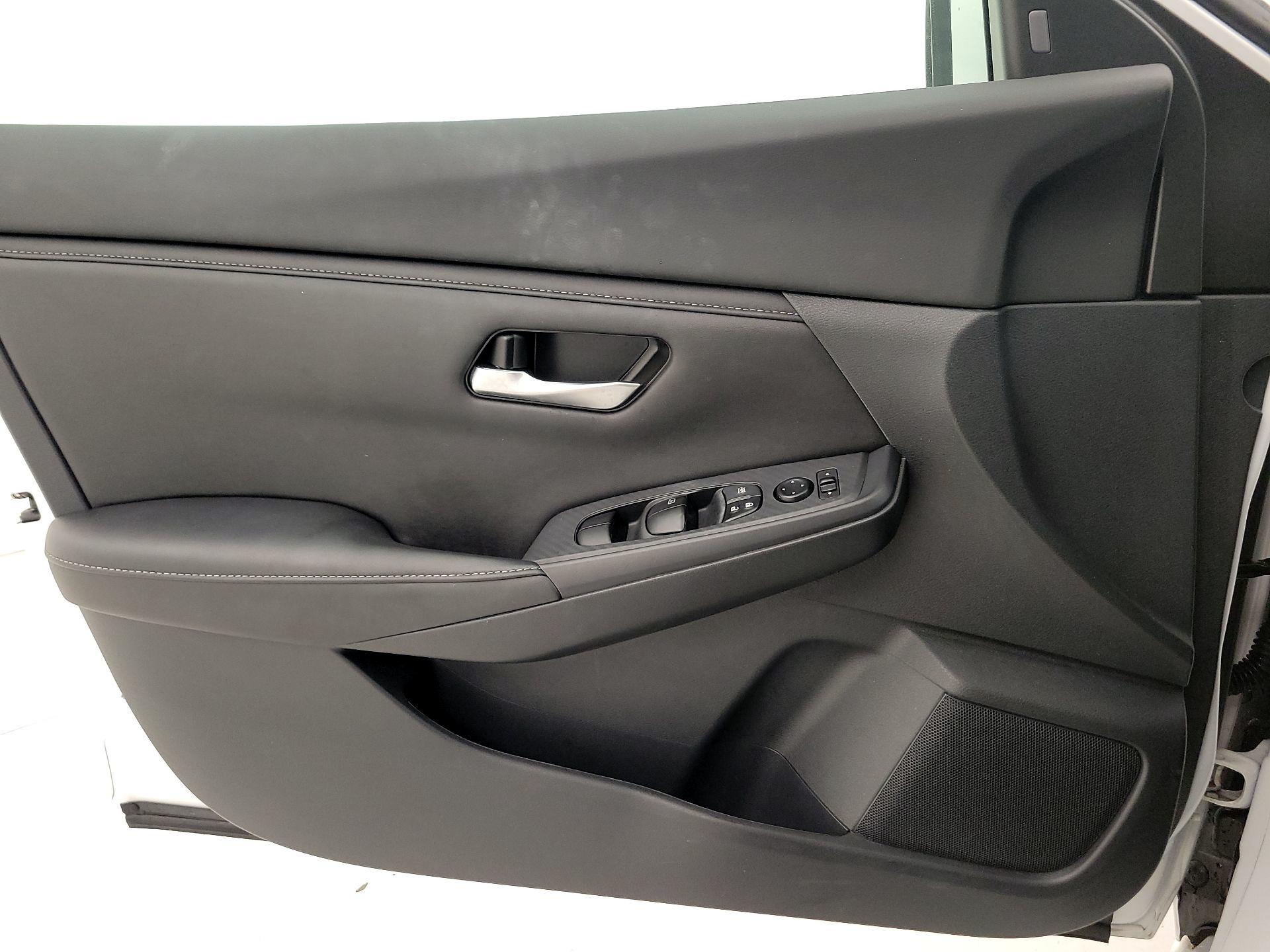 Thumbnail: 2022 Nissan Sentra - 10