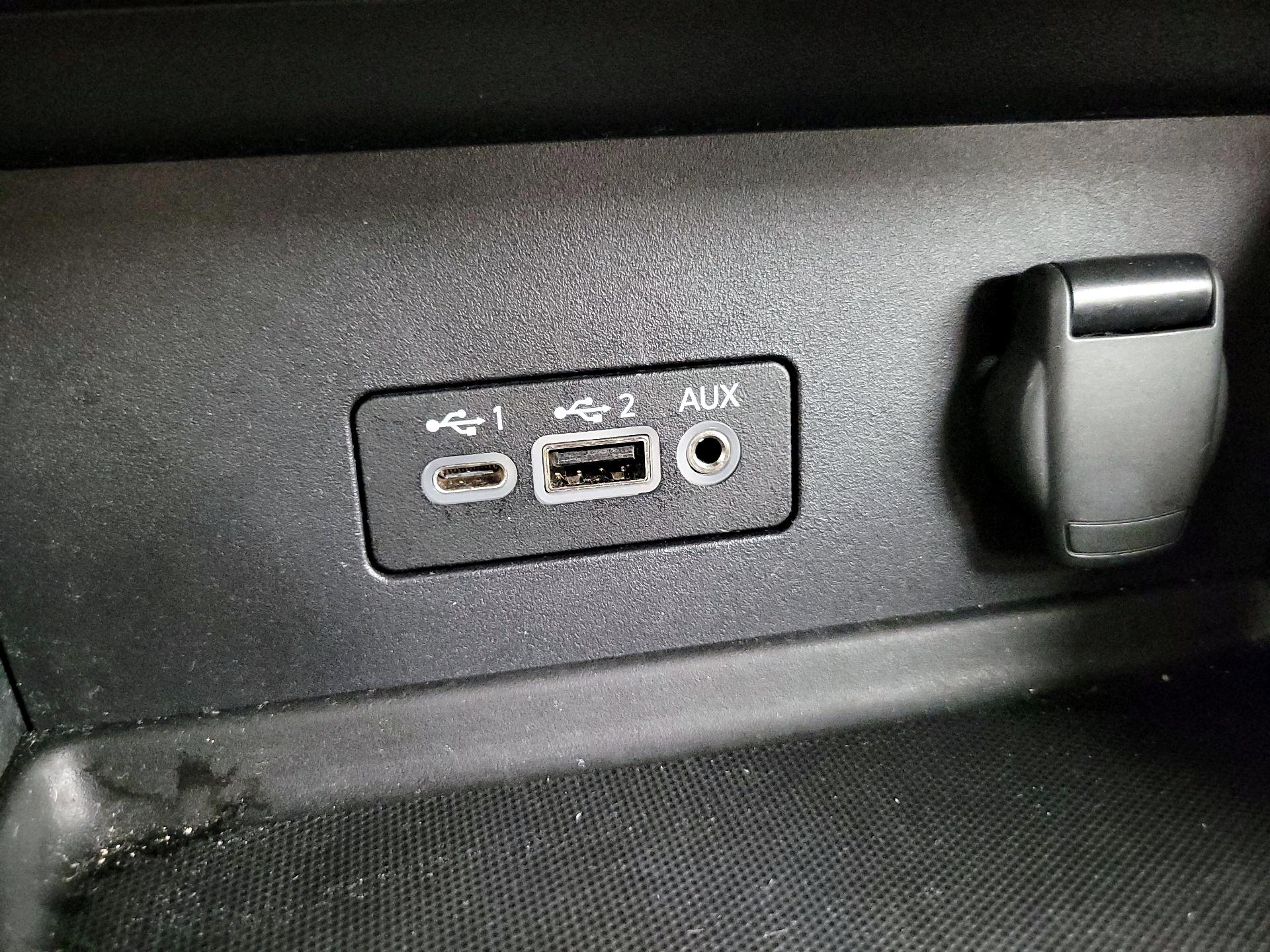 Thumbnail: 2022 Nissan Sentra - 16