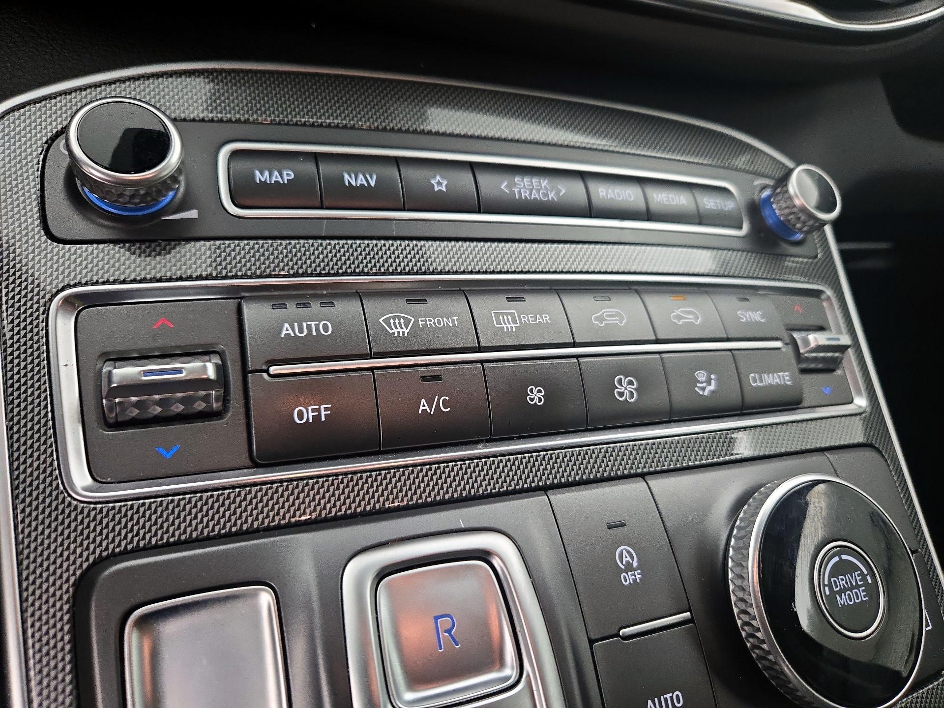 Thumbnail: 2023 Hyundai Santa Fe - 17