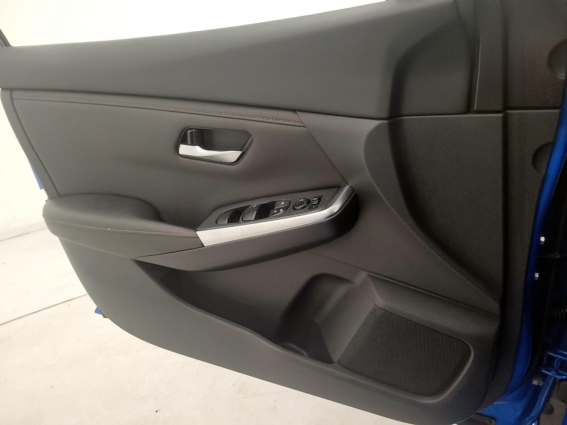 Thumbnail: 2021 Nissan Sentra - 12