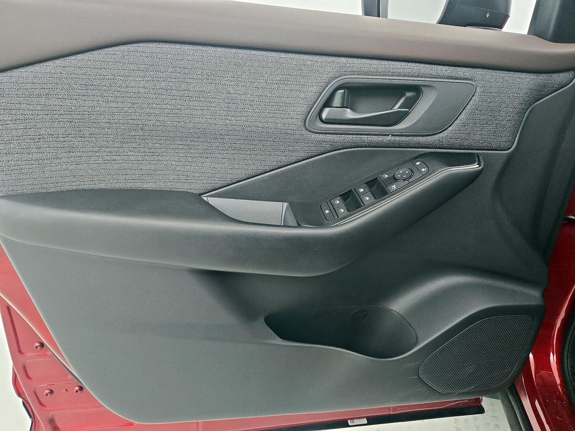 Thumbnail: 2023 Nissan Rogue - 12