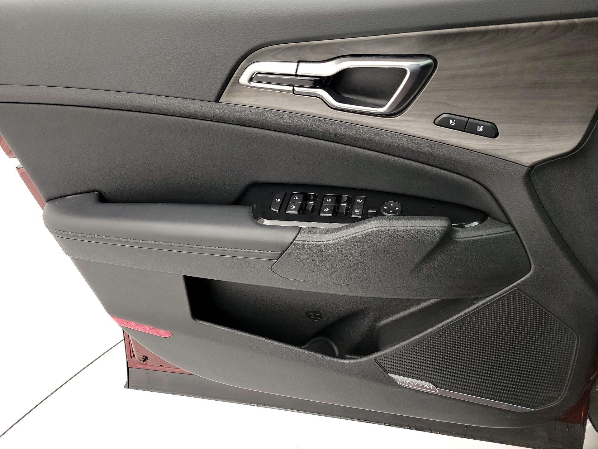 Thumbnail: 2023 Kia Sportage - 12