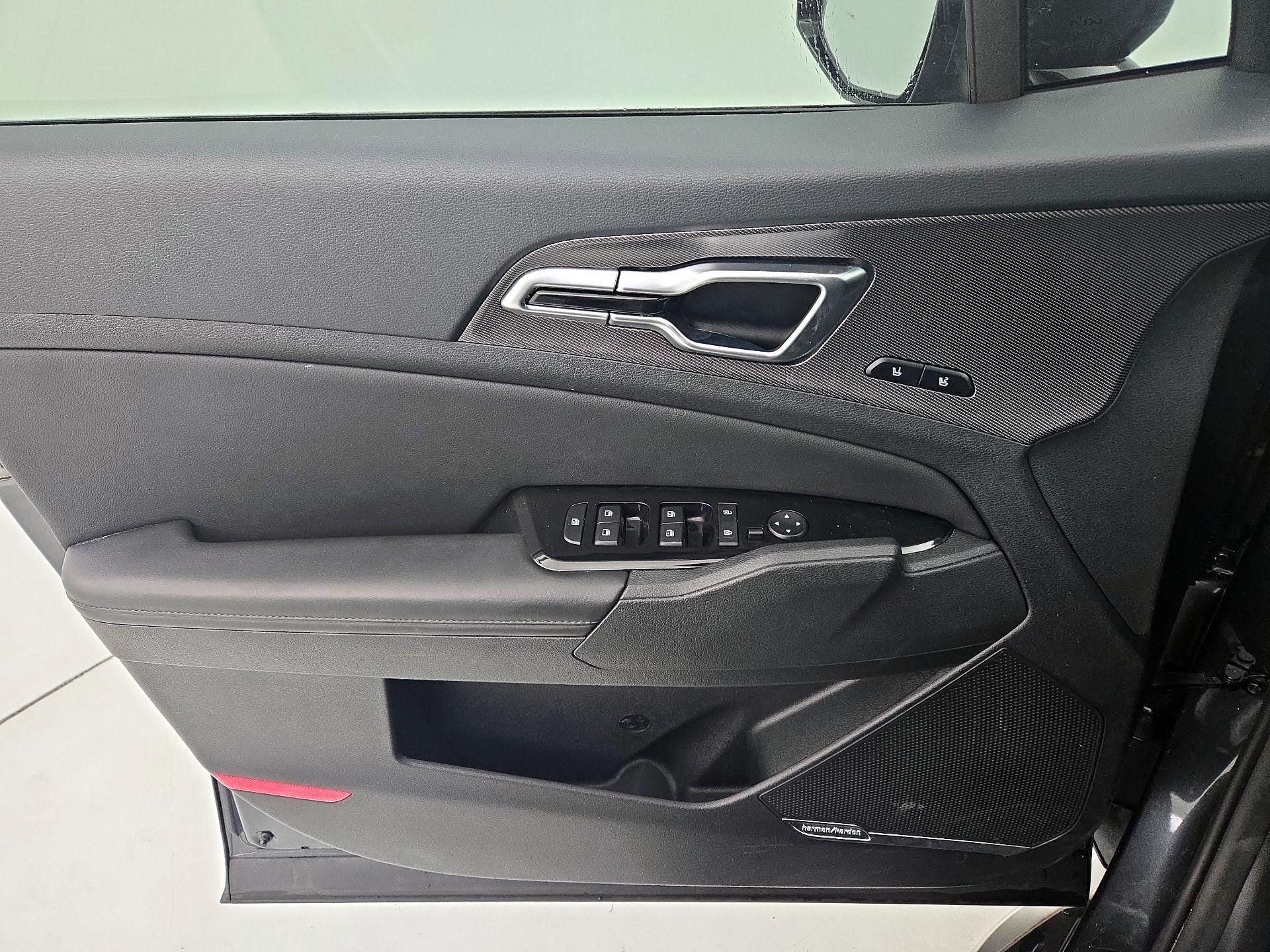 Thumbnail: 2023 Kia Sportage - 12