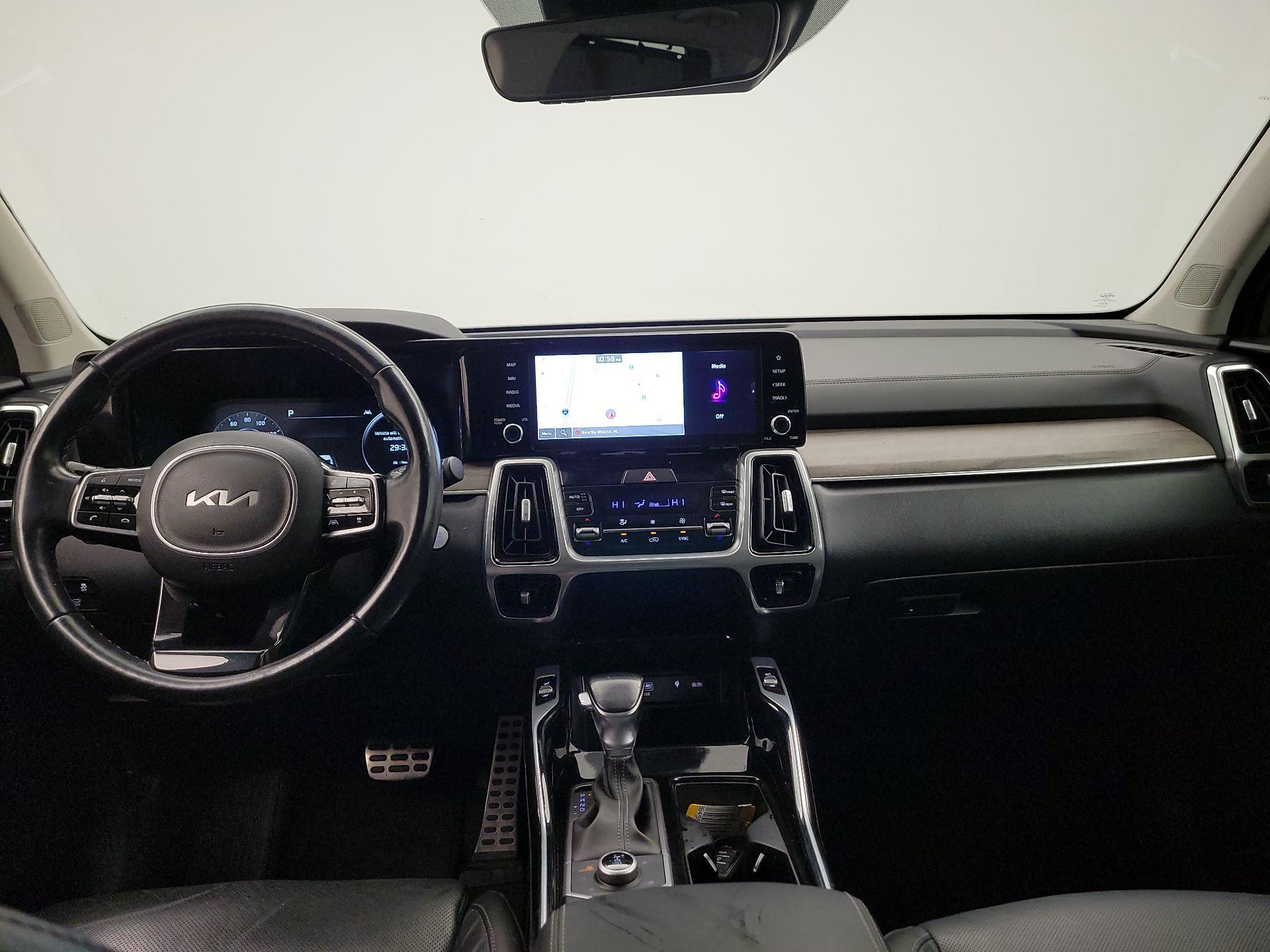 Thumbnail: 2023 Kia Sorento - 9