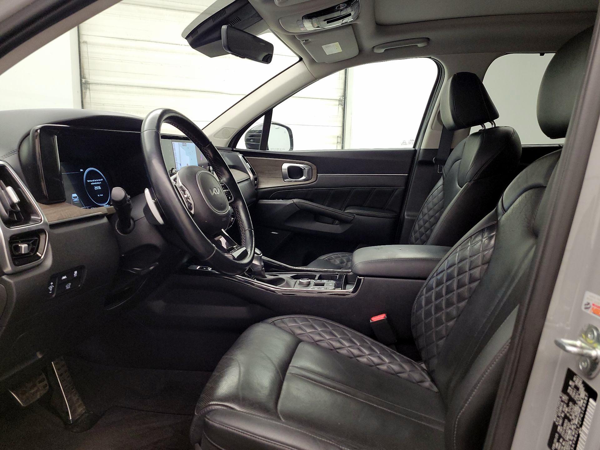 Thumbnail: 2023 Kia Sorento - 11