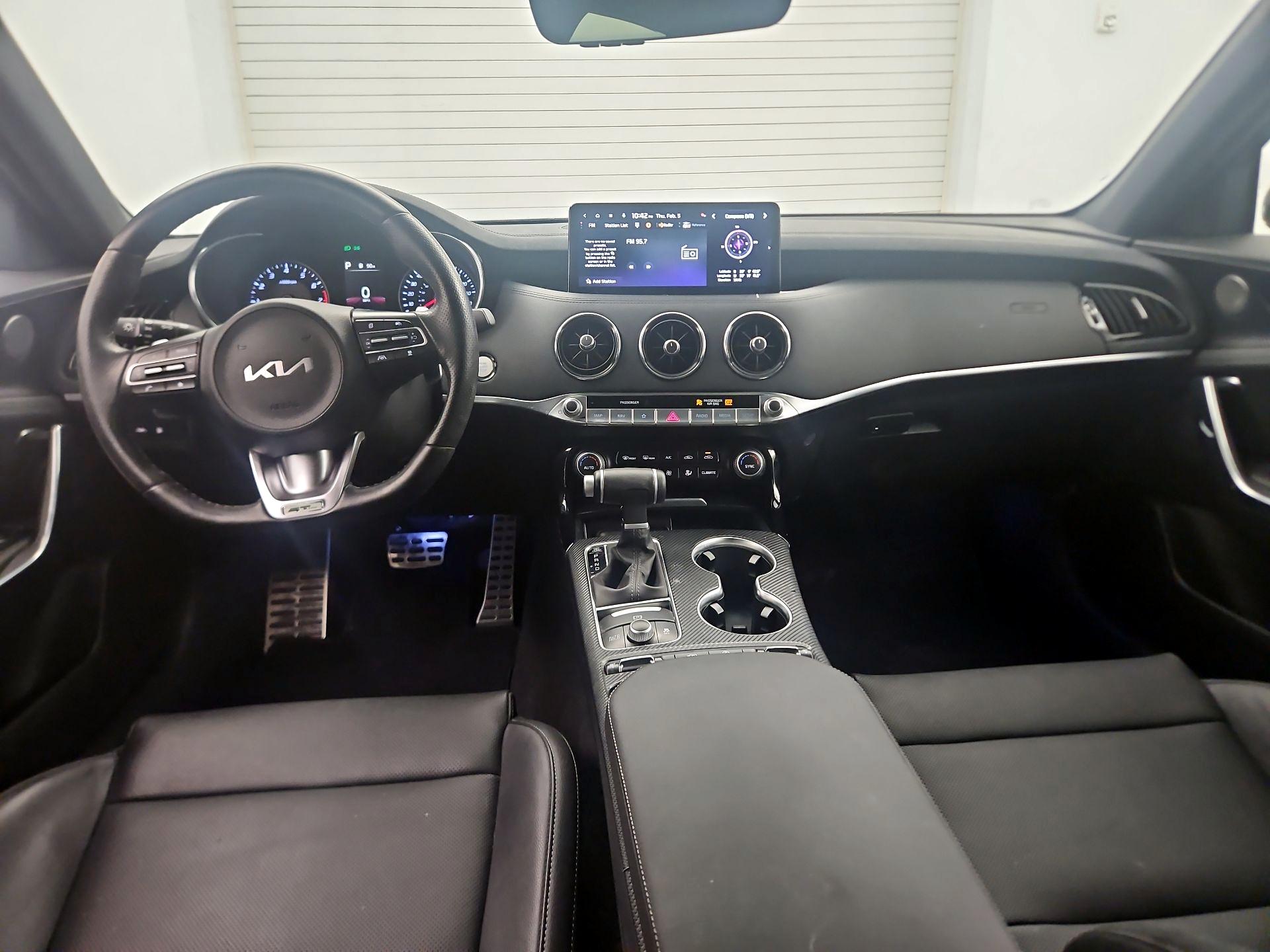 Thumbnail: 2023 Kia Stinger - 9