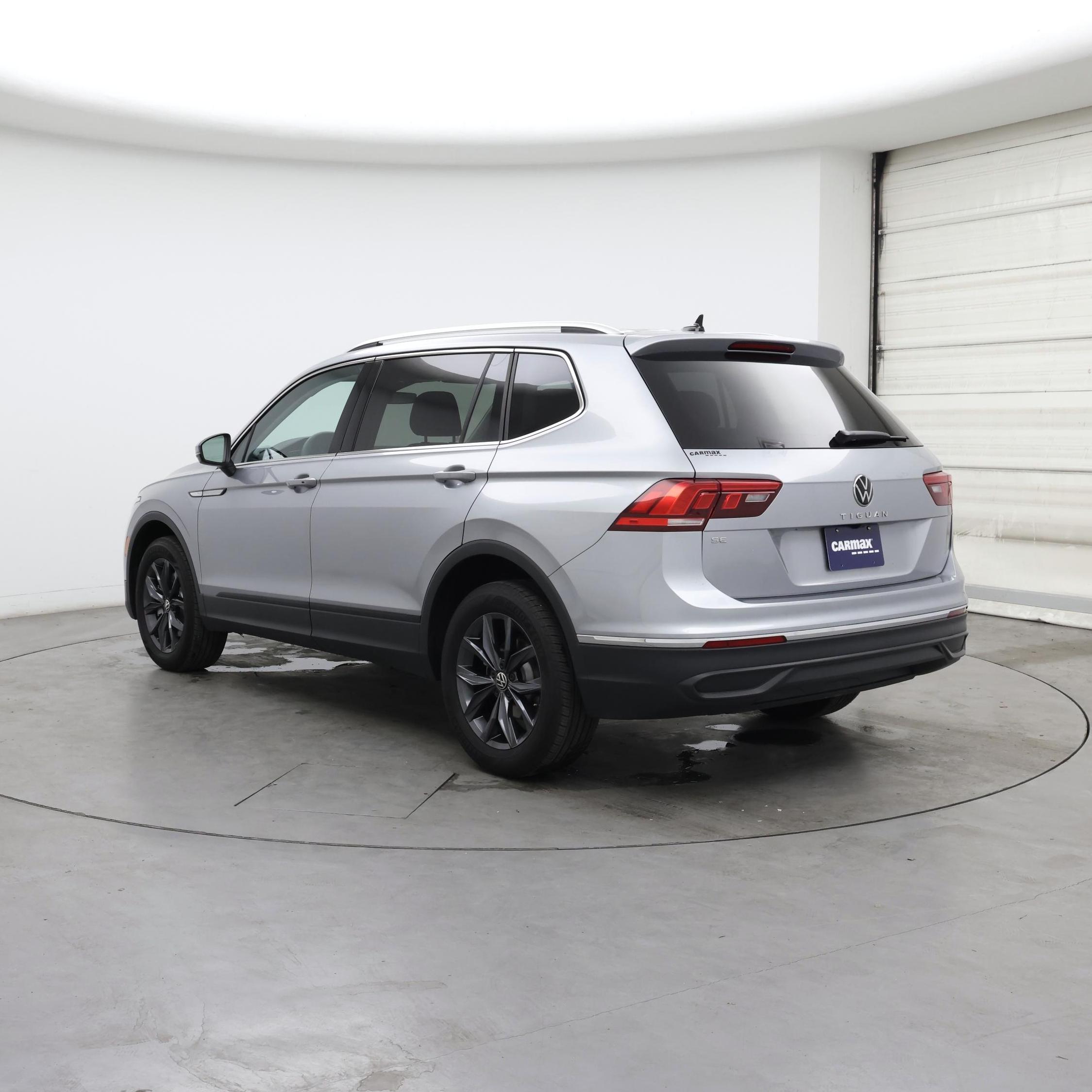 Thumbnail: 2023 Volkswagen Tiguan - 2