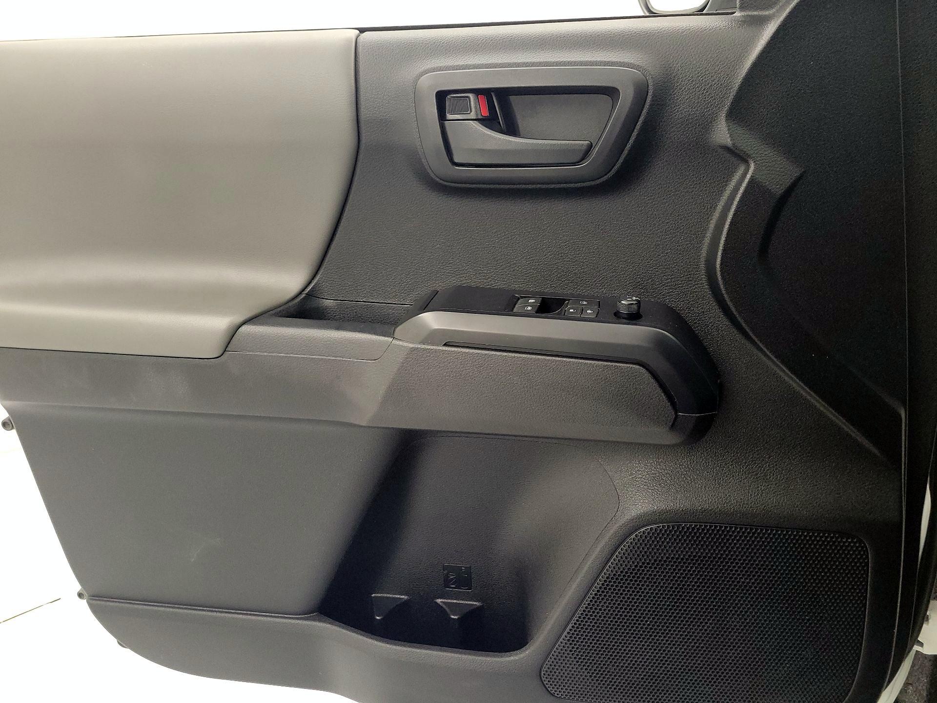 Thumbnail: 2022 Toyota Tacoma - 12