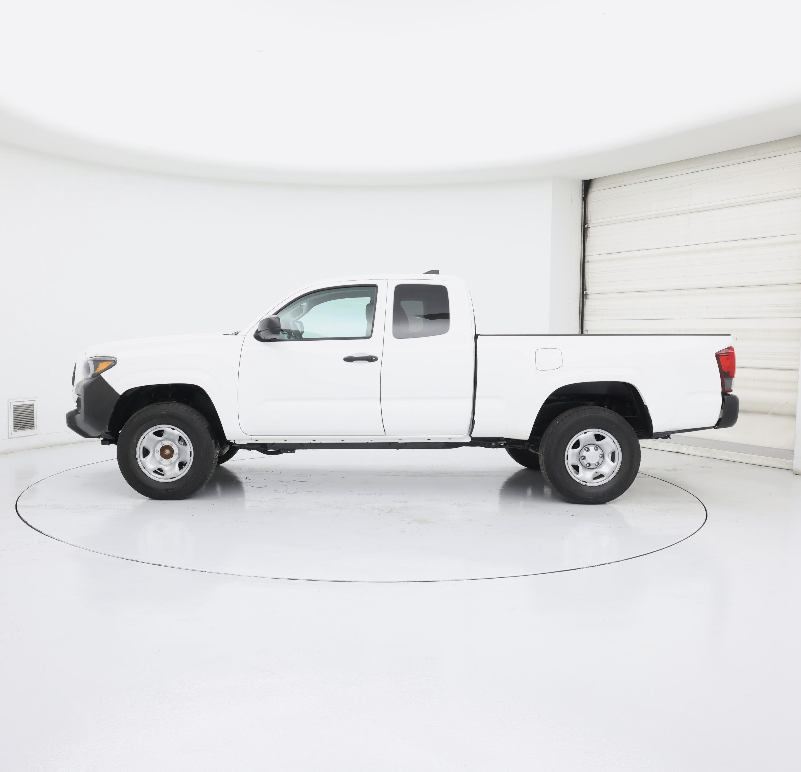 Thumbnail: 2022 Toyota Tacoma - 3