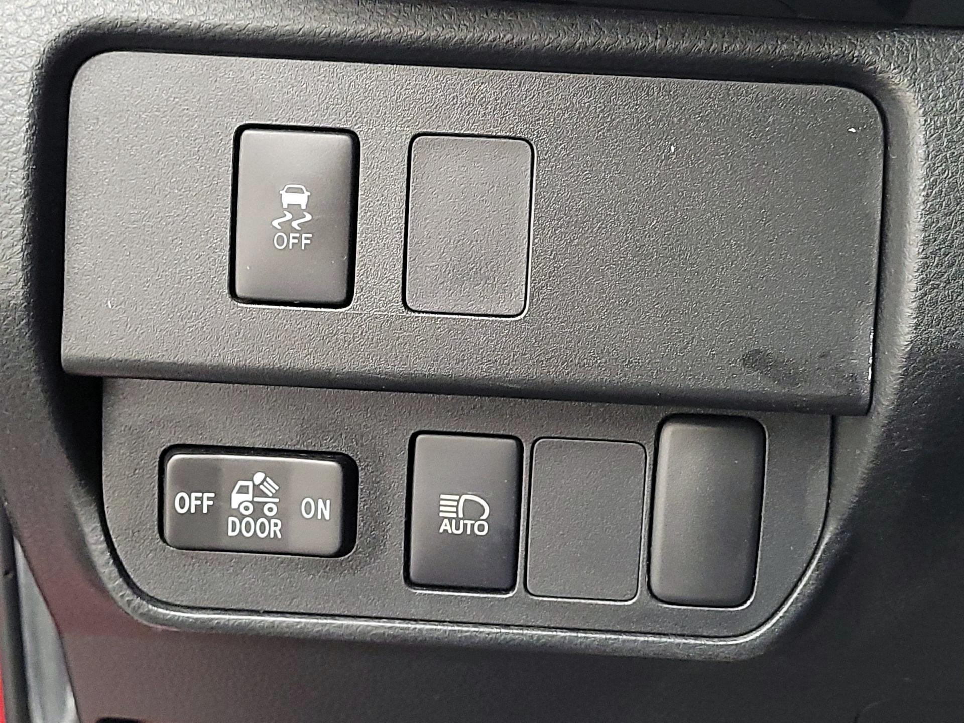 Thumbnail: 2022 Toyota Tacoma - 13