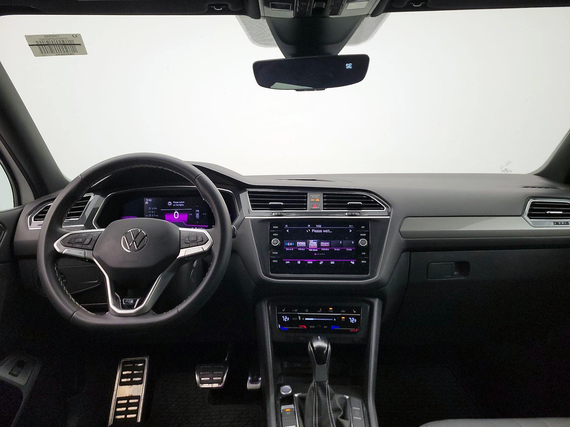 Thumbnail: 2023 Volkswagen Tiguan - 9