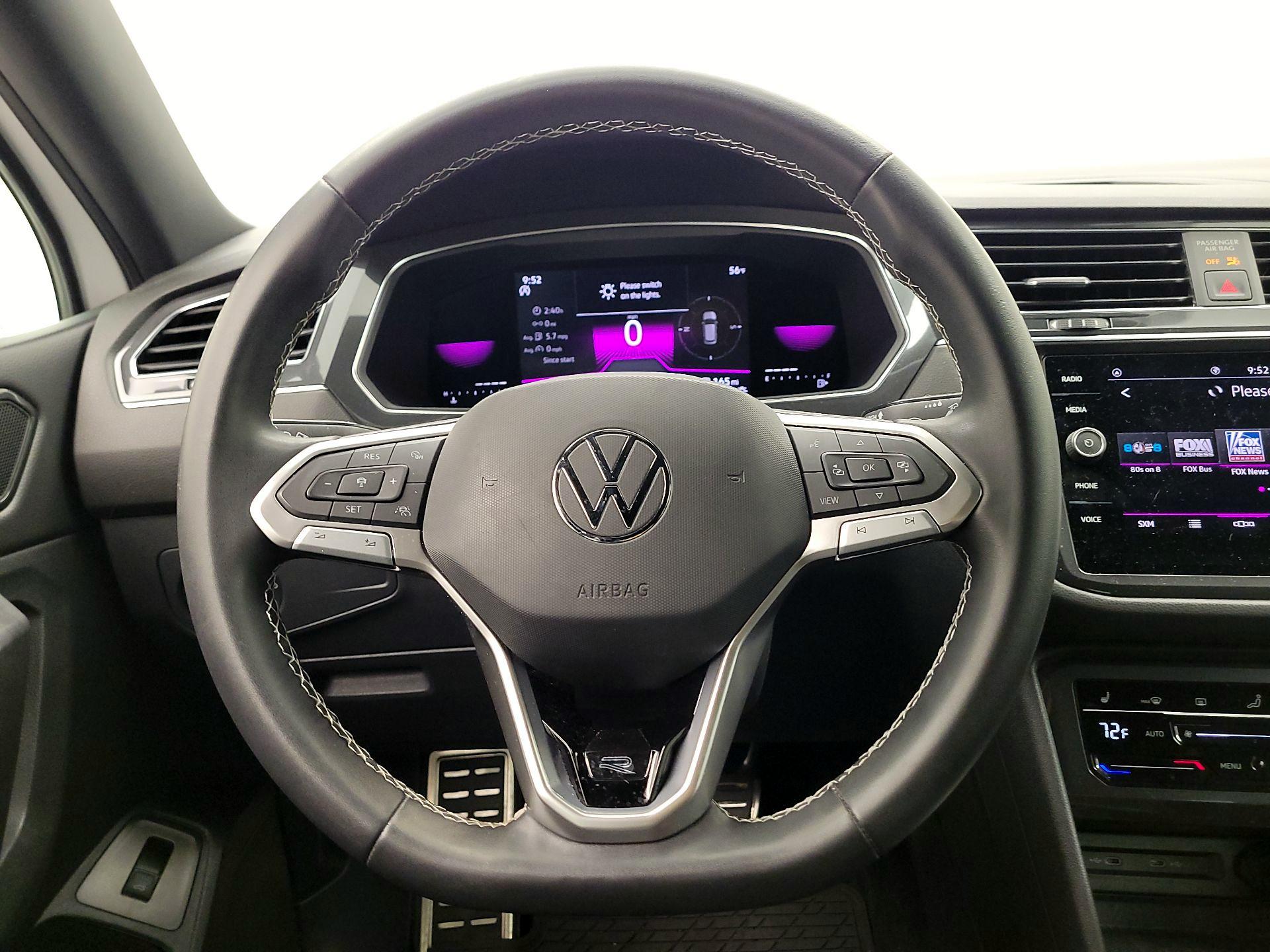 Thumbnail: 2023 Volkswagen Tiguan - 10