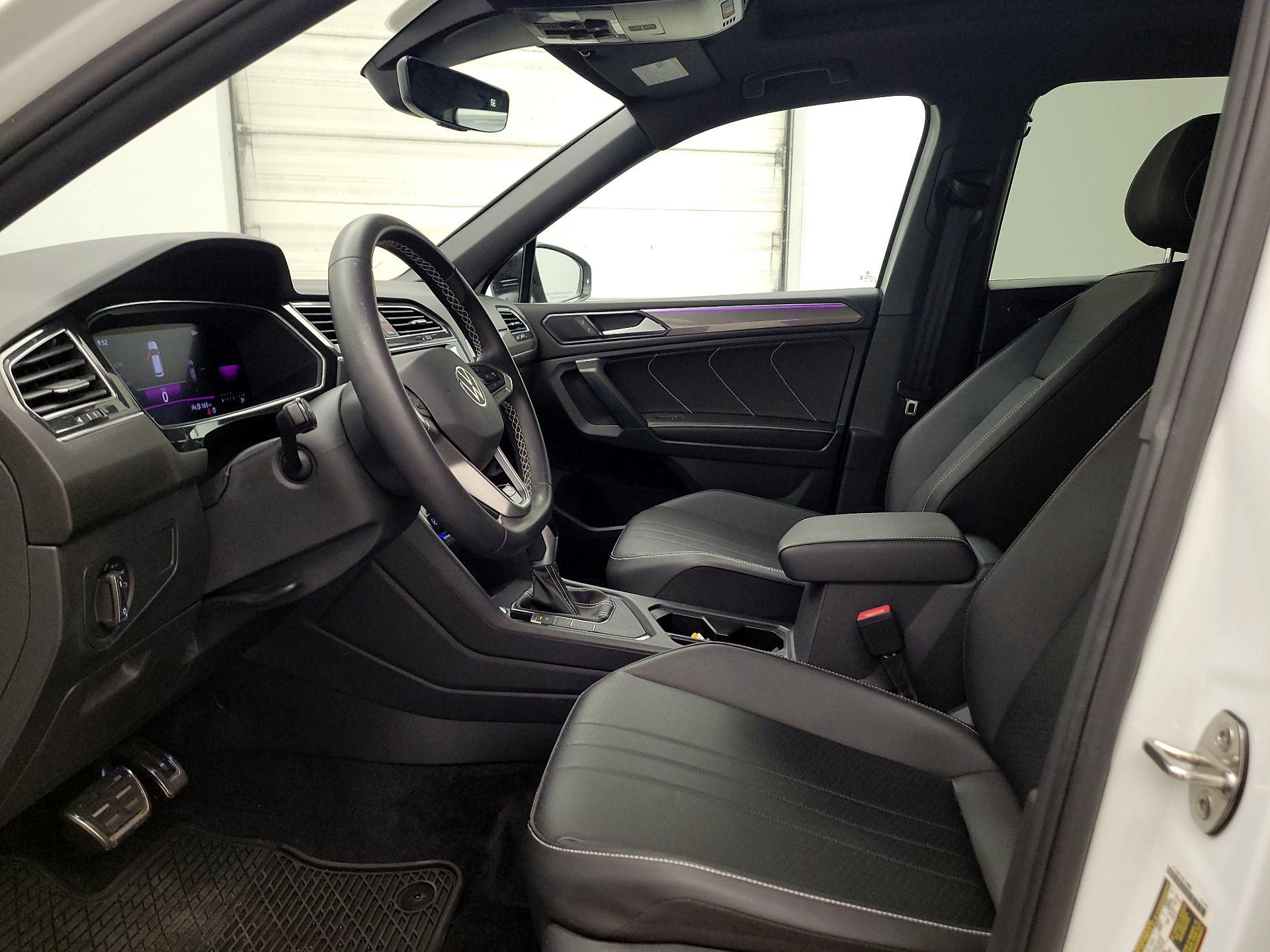 Thumbnail: 2023 Volkswagen Tiguan - 11