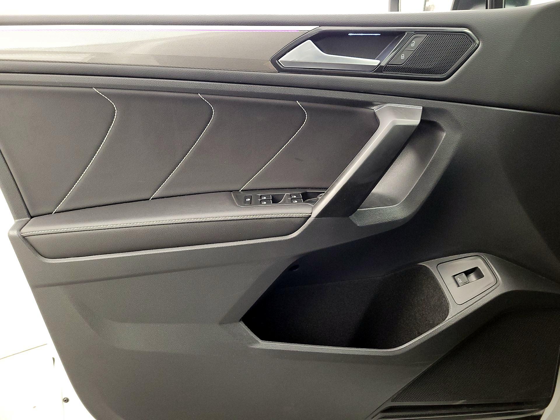 Thumbnail: 2023 Volkswagen Tiguan - 12