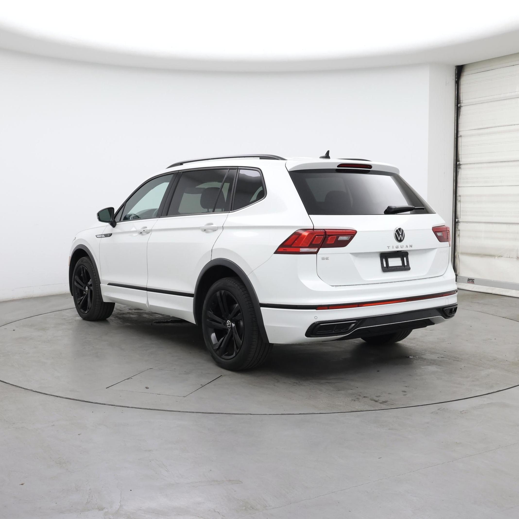 Thumbnail: 2023 Volkswagen Tiguan - 2