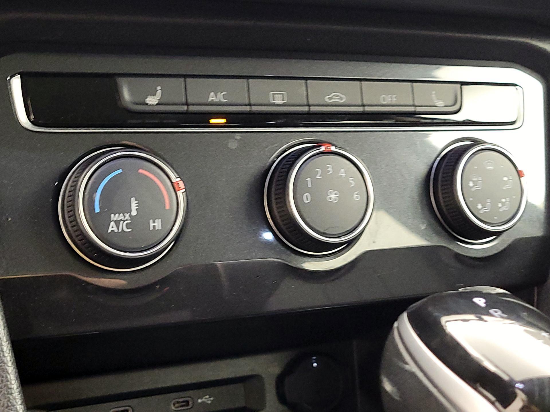 Thumbnail: 2024 Volkswagen Tiguan - 16