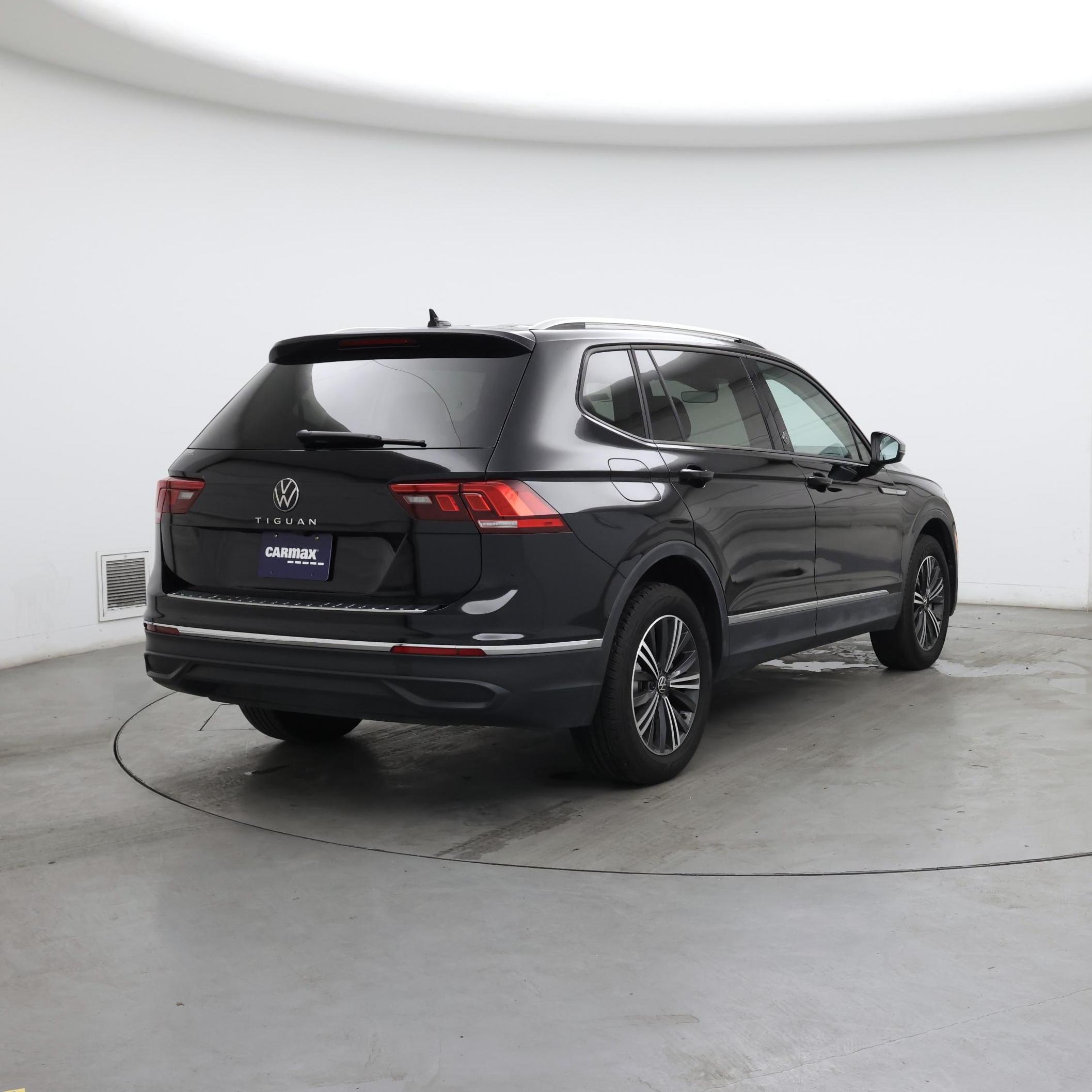 Thumbnail: 2024 Volkswagen Tiguan - 8