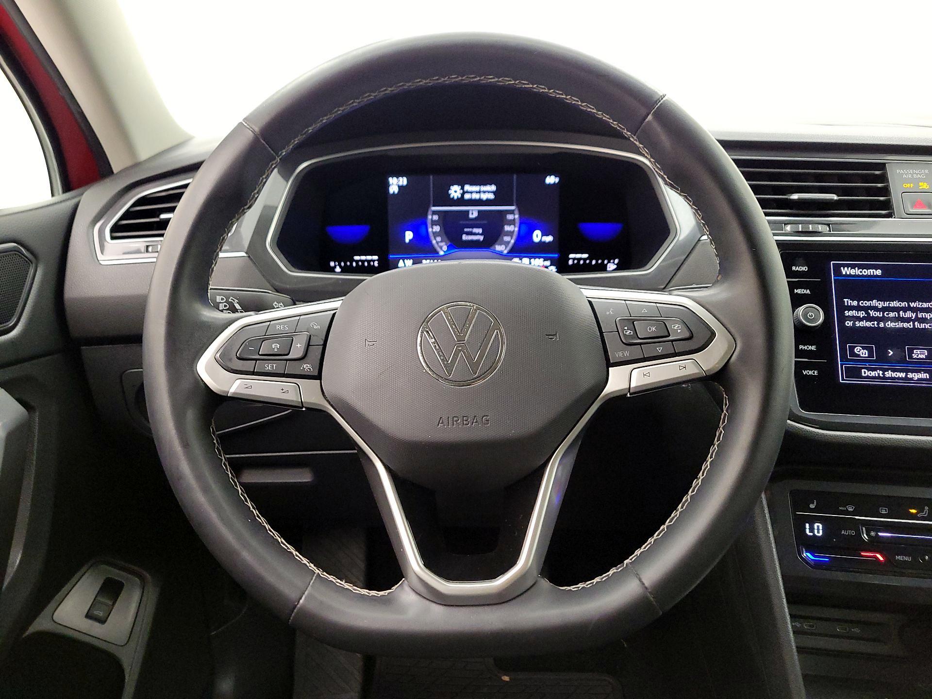 Thumbnail: 2022 Volkswagen Tiguan - 10