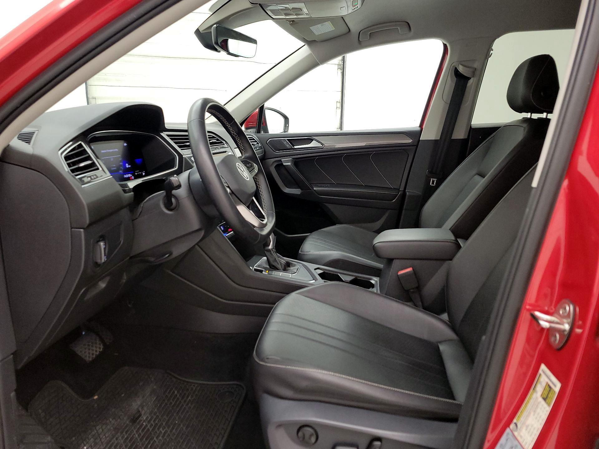 Thumbnail: 2022 Volkswagen Tiguan - 11