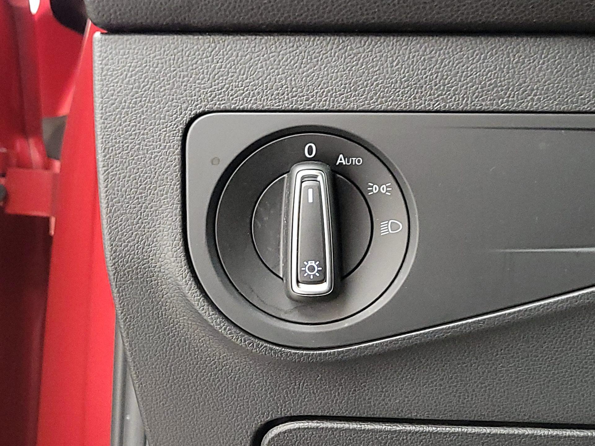 Thumbnail: 2022 Volkswagen Tiguan - 13