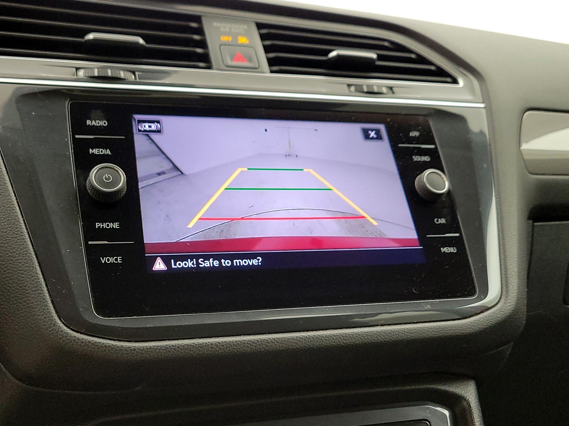 Thumbnail: 2022 Volkswagen Tiguan - 14