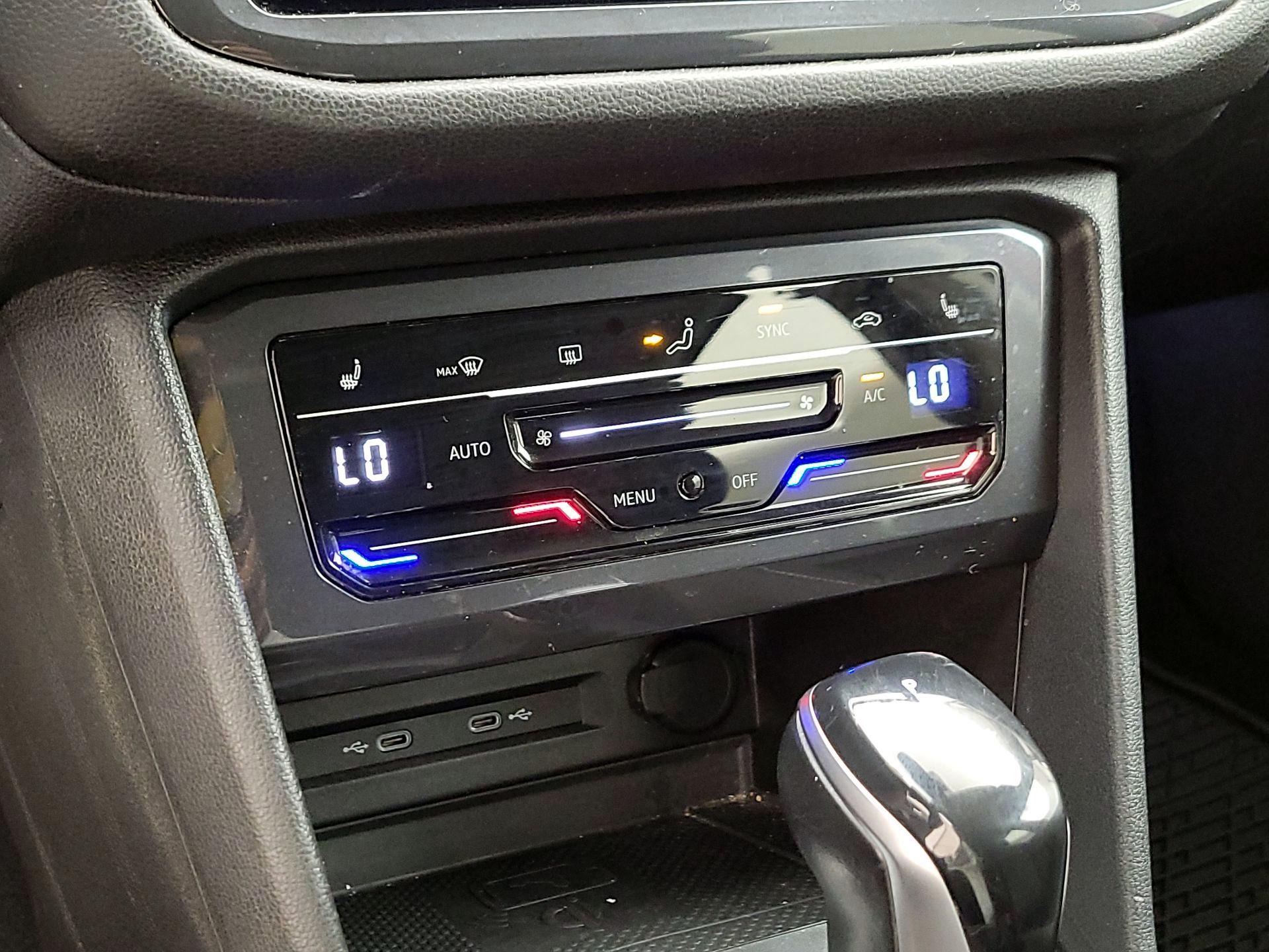 Thumbnail: 2022 Volkswagen Tiguan - 16