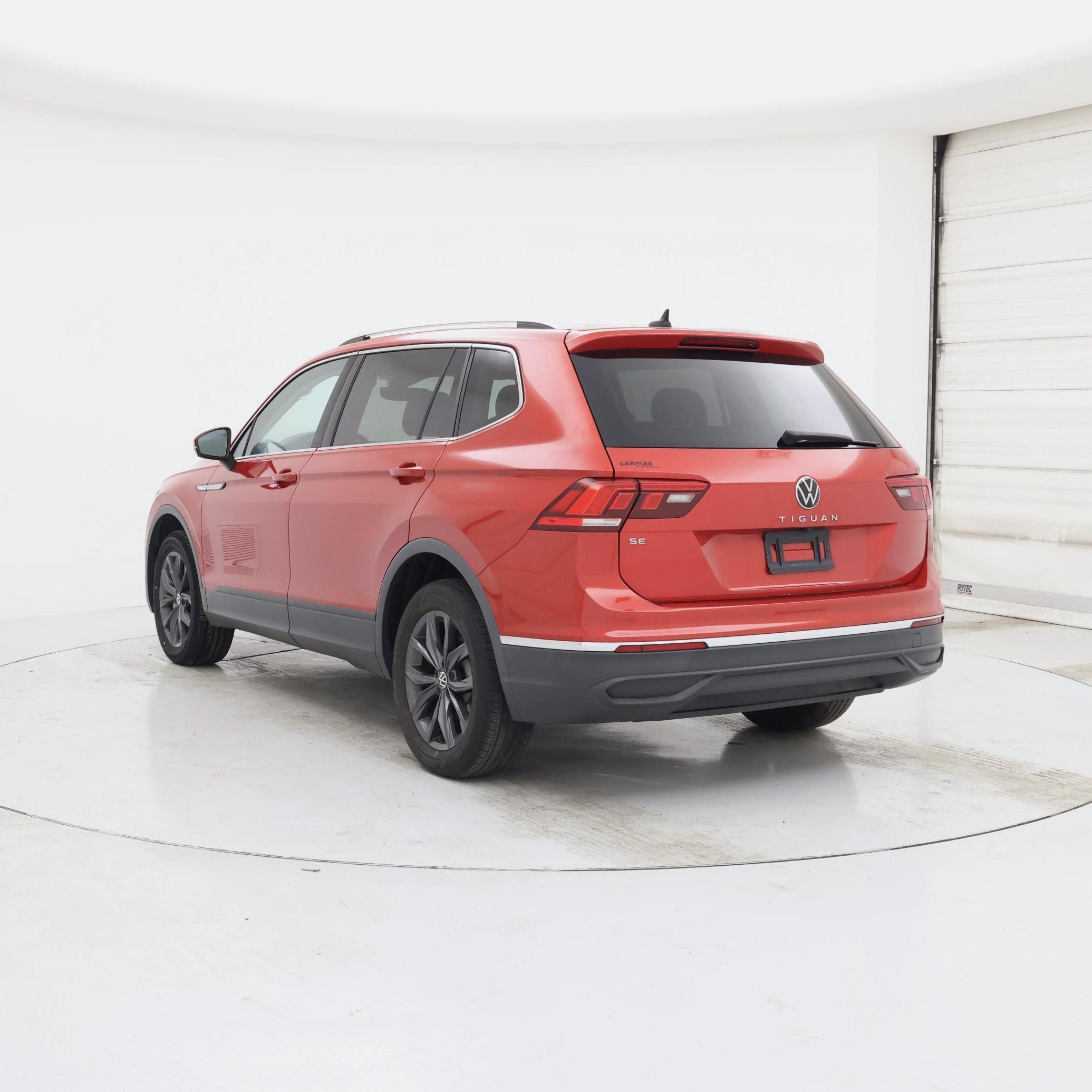 Thumbnail: 2022 Volkswagen Tiguan - 2