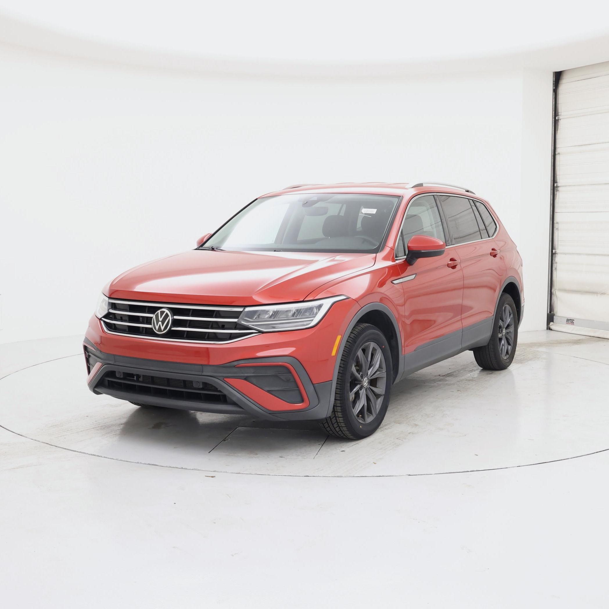 Thumbnail: 2022 Volkswagen Tiguan - 4