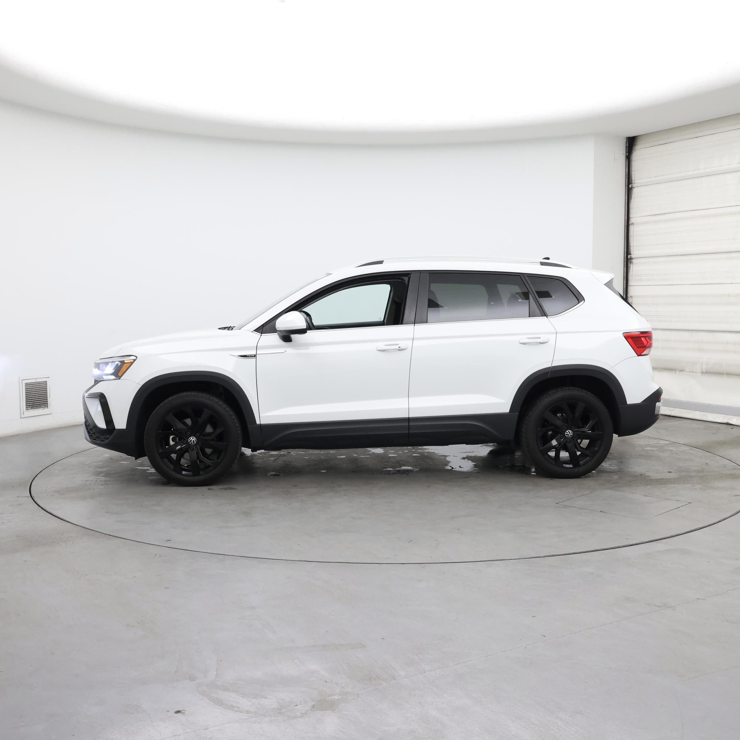 Thumbnail: 2024 Volkswagen Taos - 3