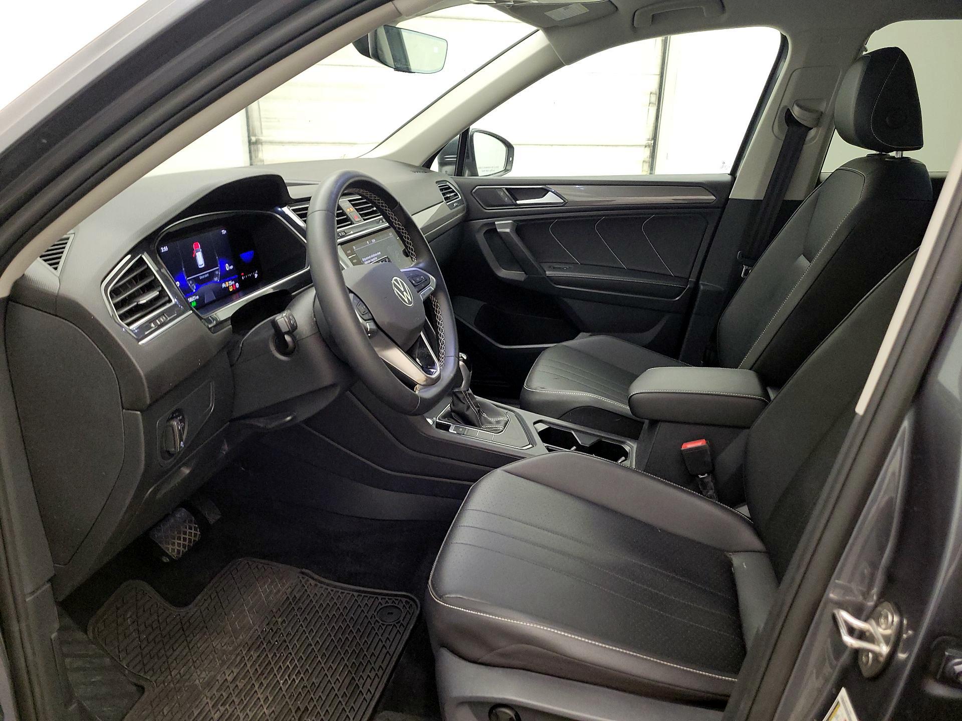 Thumbnail: 2022 Volkswagen Tiguan - 11