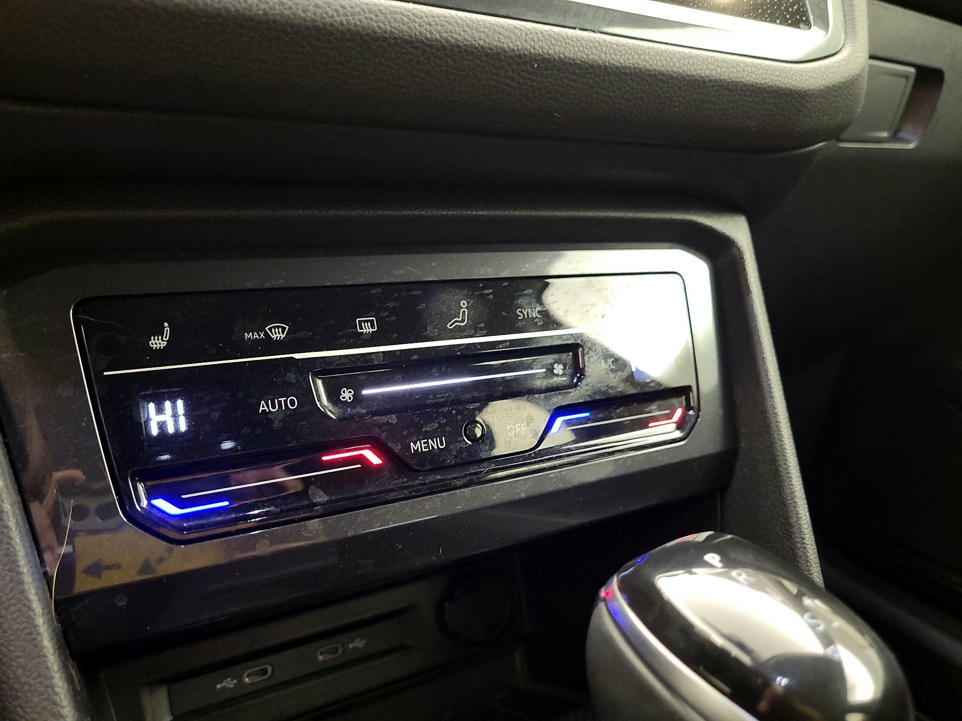 Thumbnail: 2022 Volkswagen Tiguan - 14