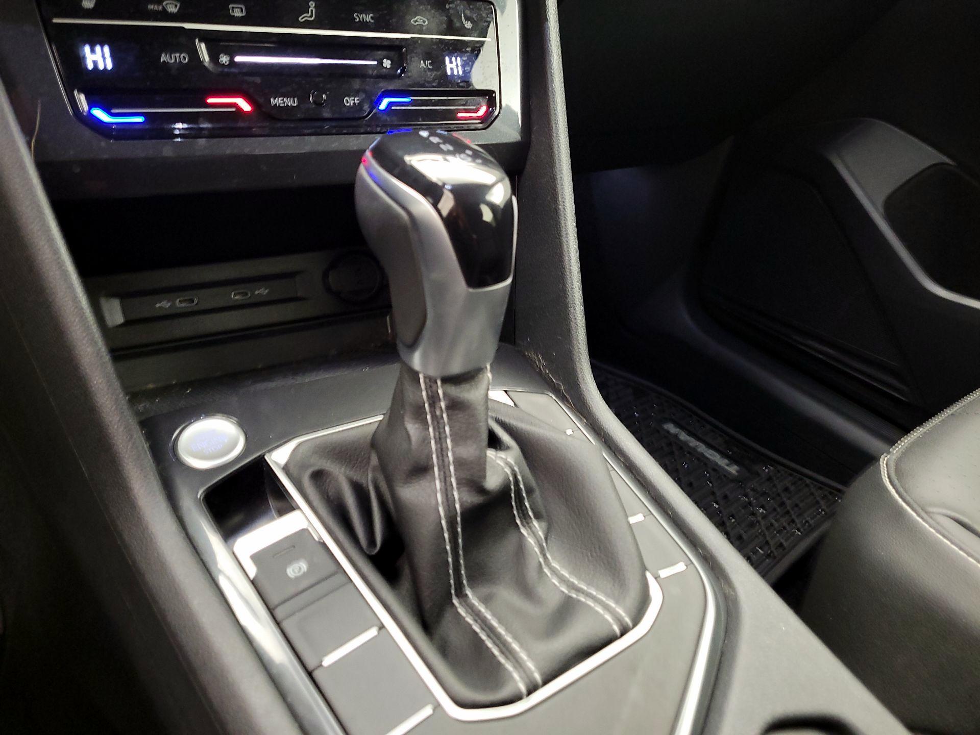 Thumbnail: 2022 Volkswagen Tiguan - 15