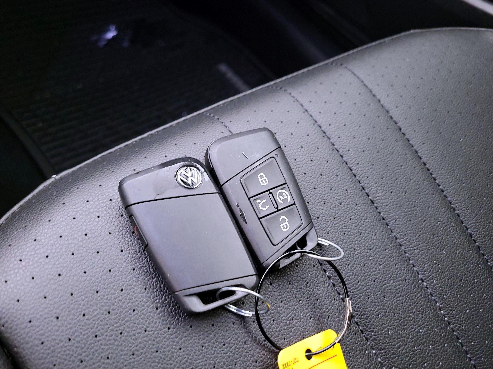 Thumbnail: 2022 Volkswagen Tiguan - 18