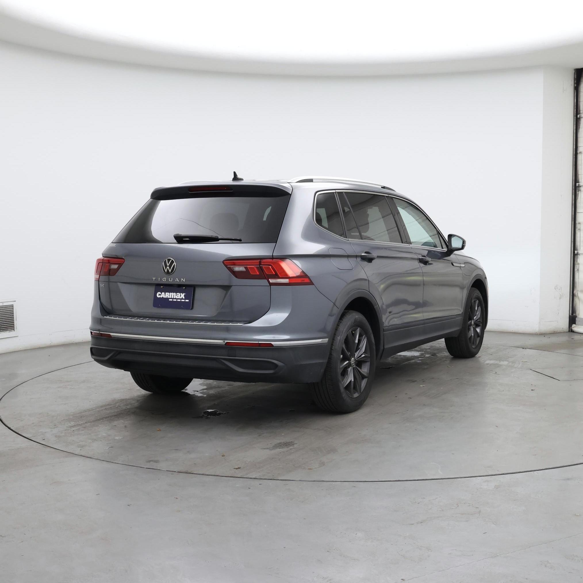 Thumbnail: 2022 Volkswagen Tiguan - 8