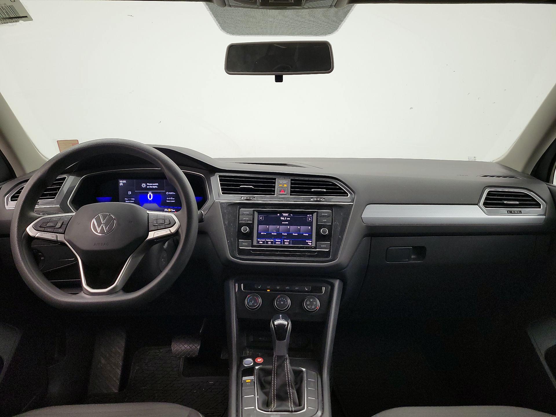 Thumbnail: 2022 Volkswagen Tiguan - 9