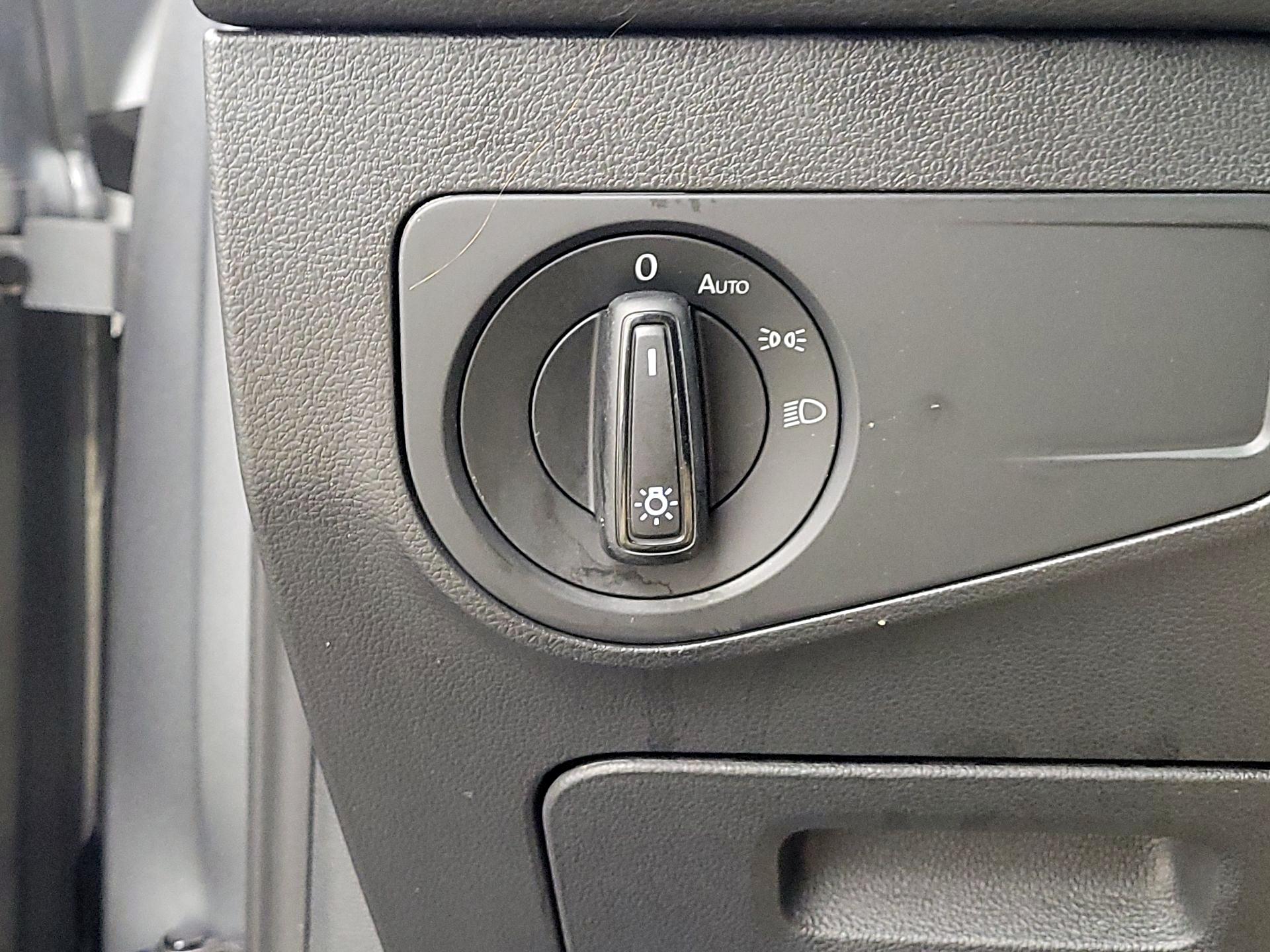 Thumbnail: 2022 Volkswagen Tiguan - 13