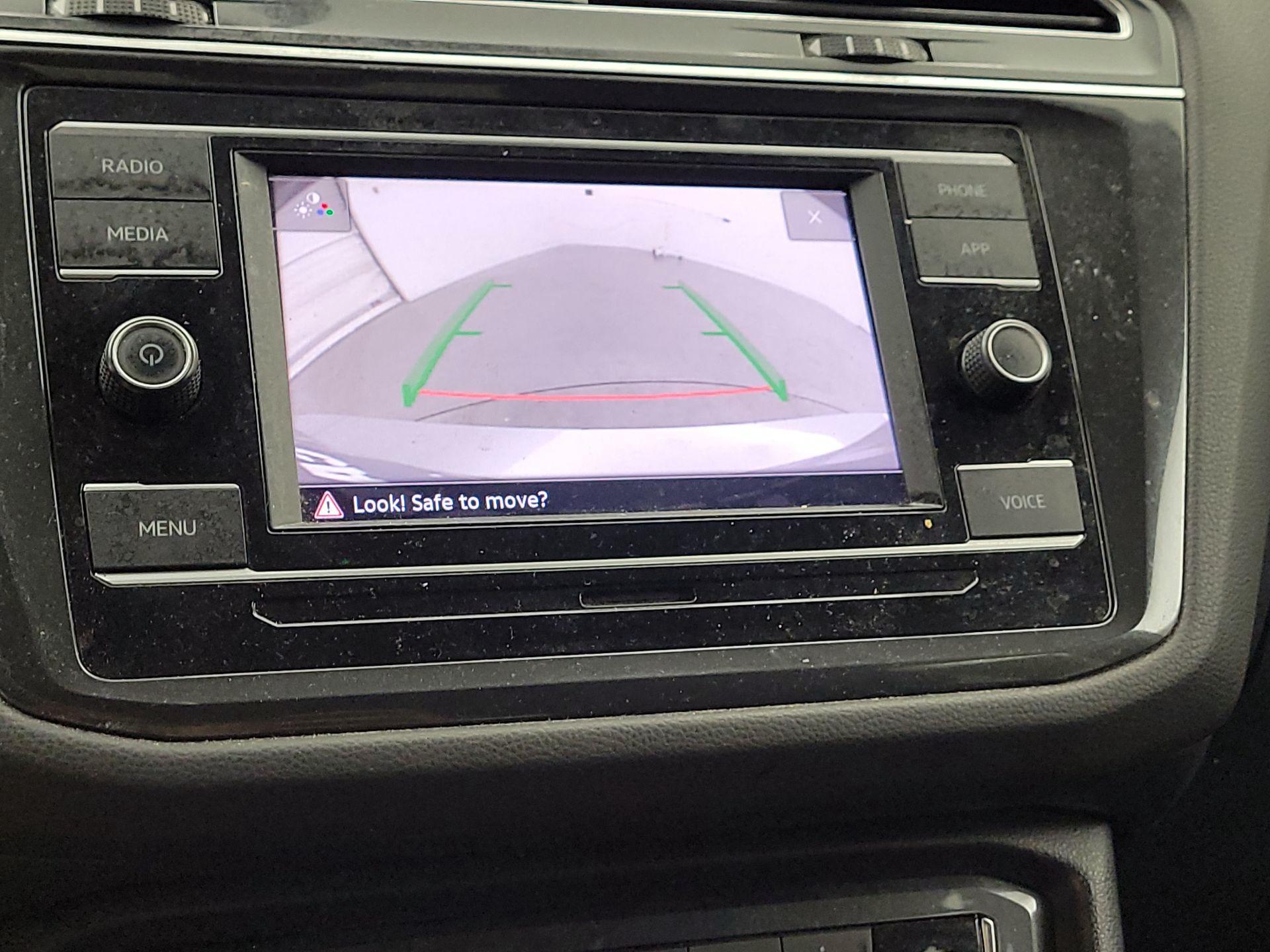 Thumbnail: 2022 Volkswagen Tiguan - 14