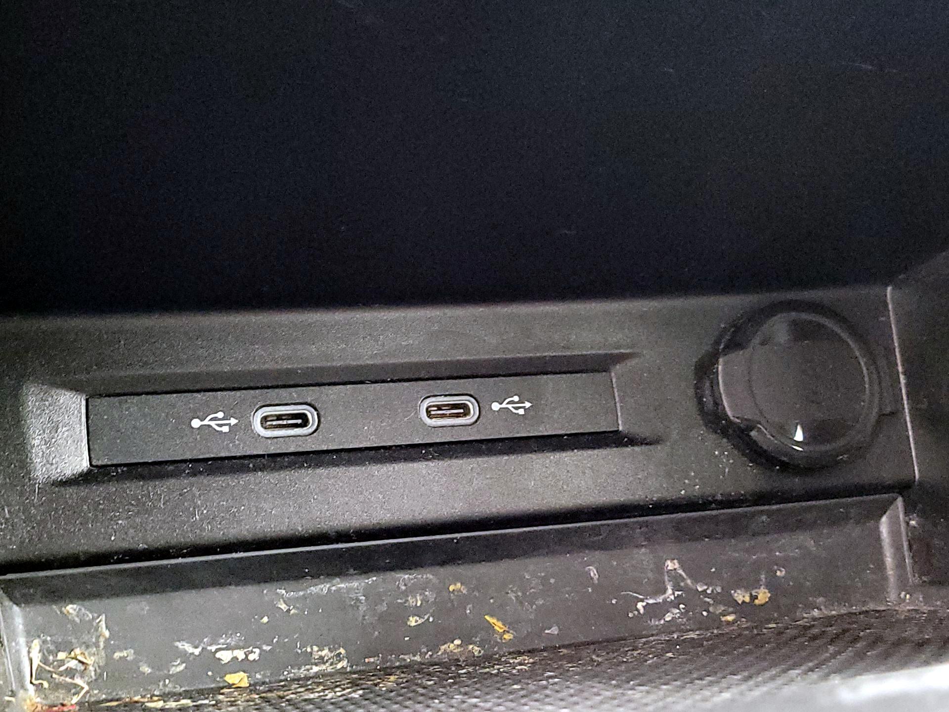 Thumbnail: 2022 Volkswagen Tiguan - 18