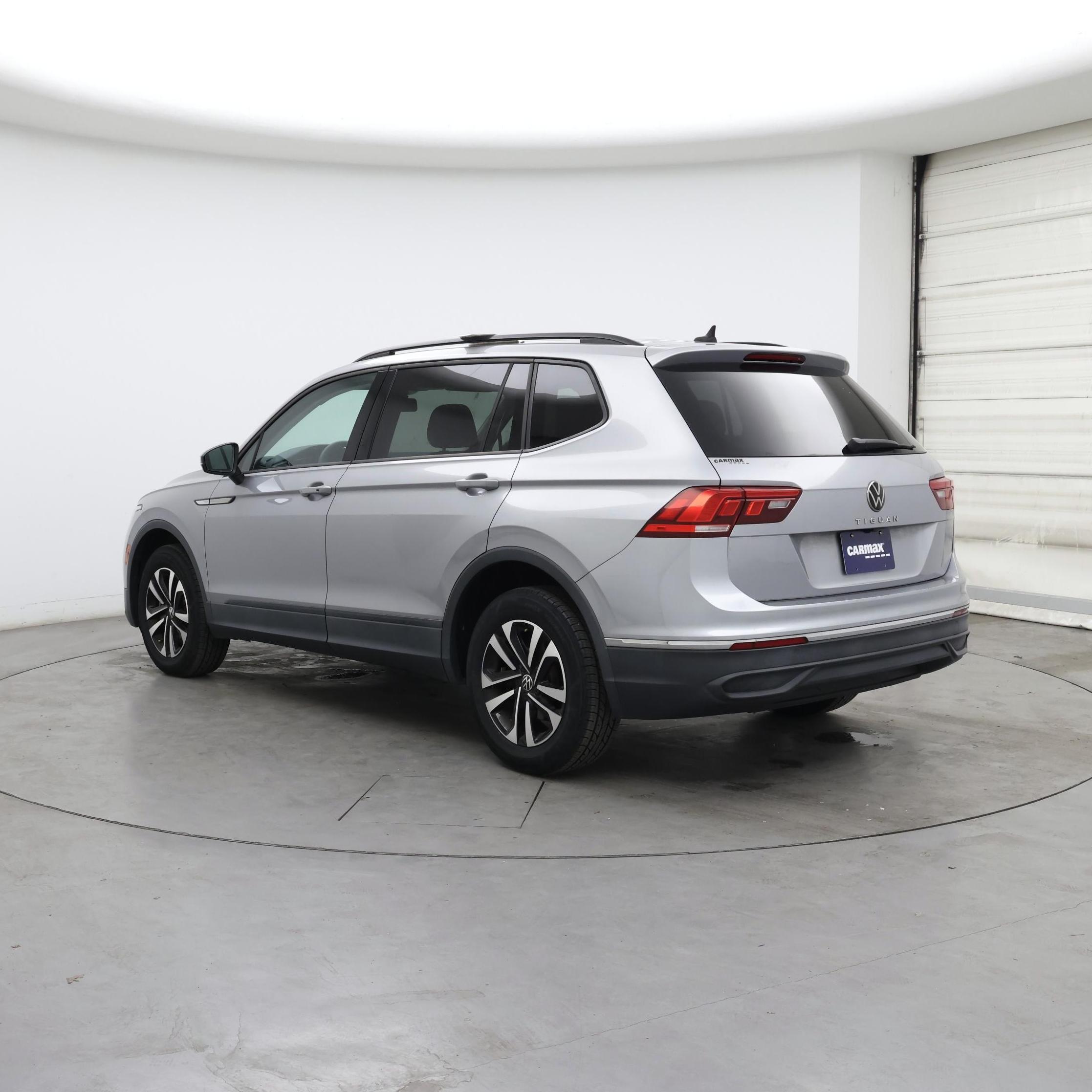 Thumbnail: 2022 Volkswagen Tiguan - 2