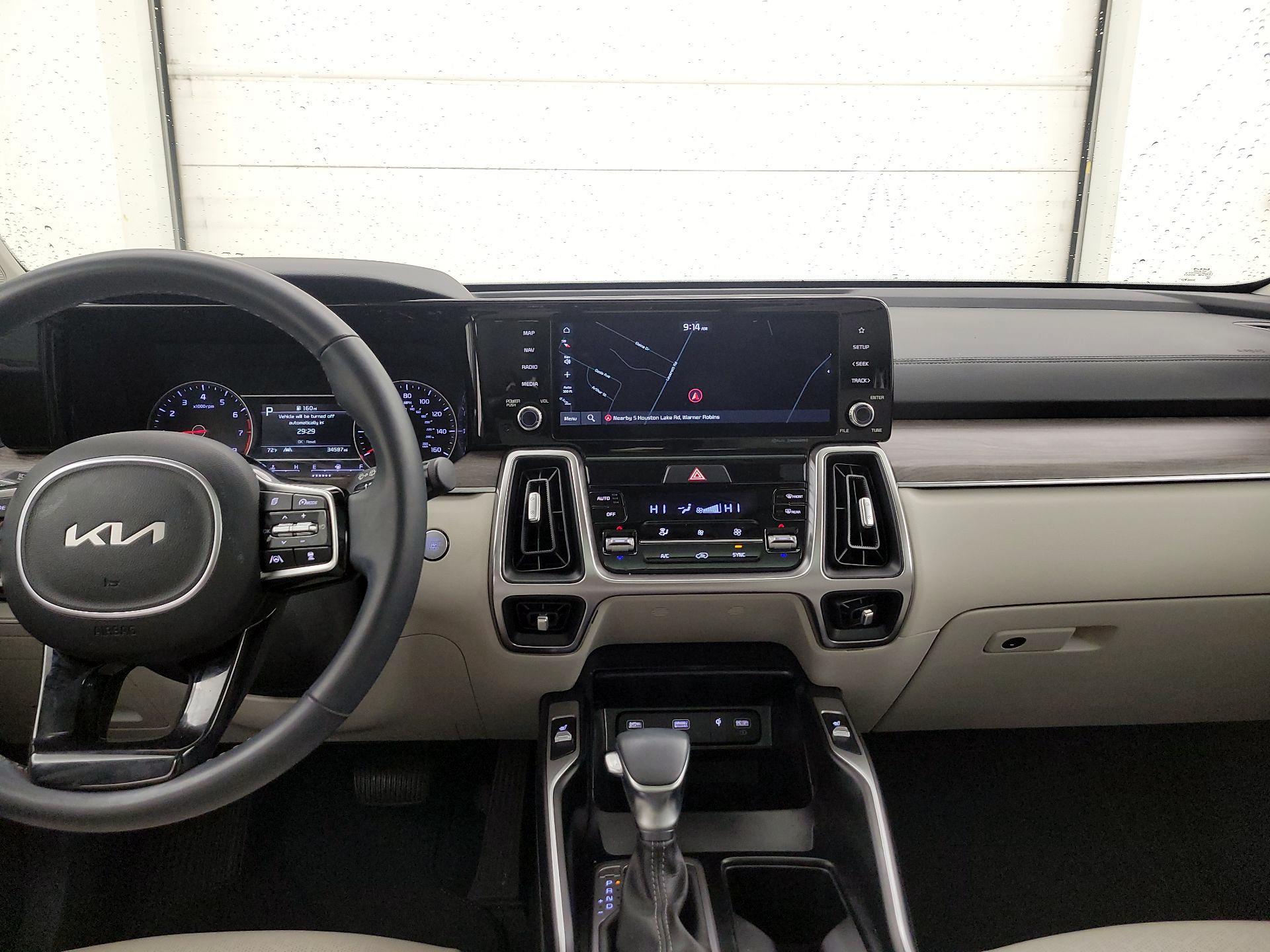 Thumbnail: 2023 Kia Sorento - 9